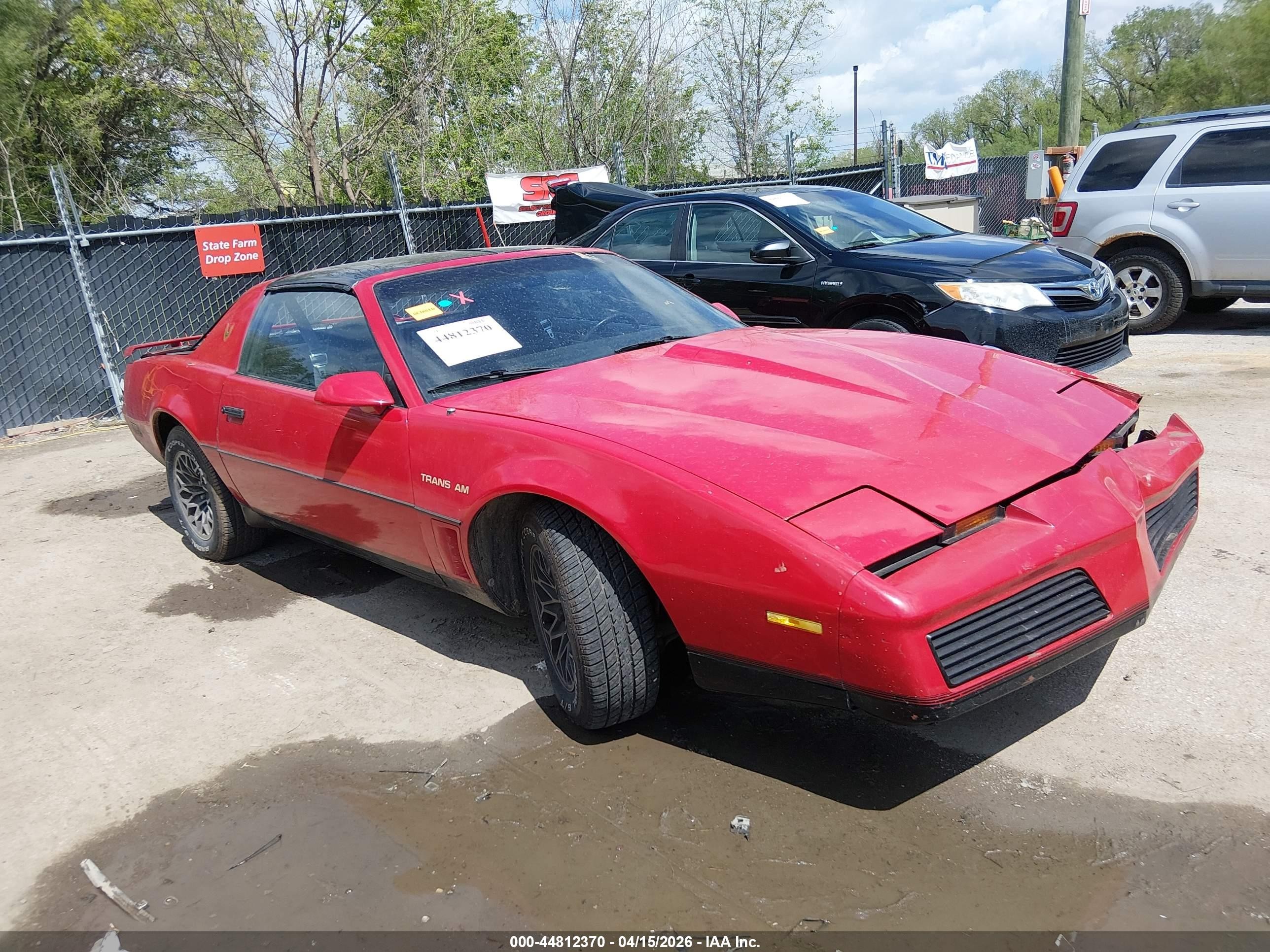 1982 Pontiac Firebird, VIN 1G2AW8775CL542321 — Front end