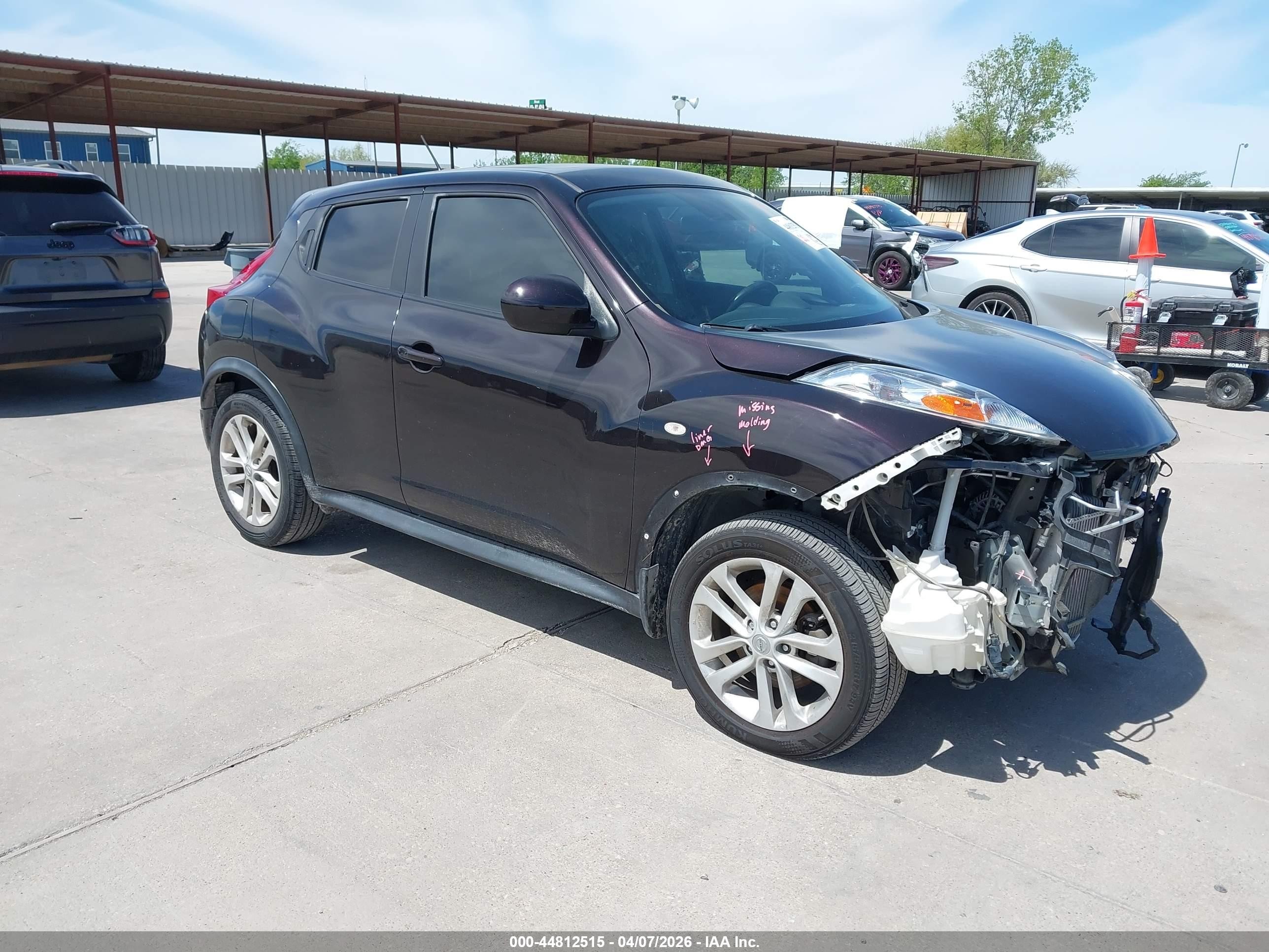 2014 Nissan Juke S, VIN JN8AF5MRXET353946 — Front end