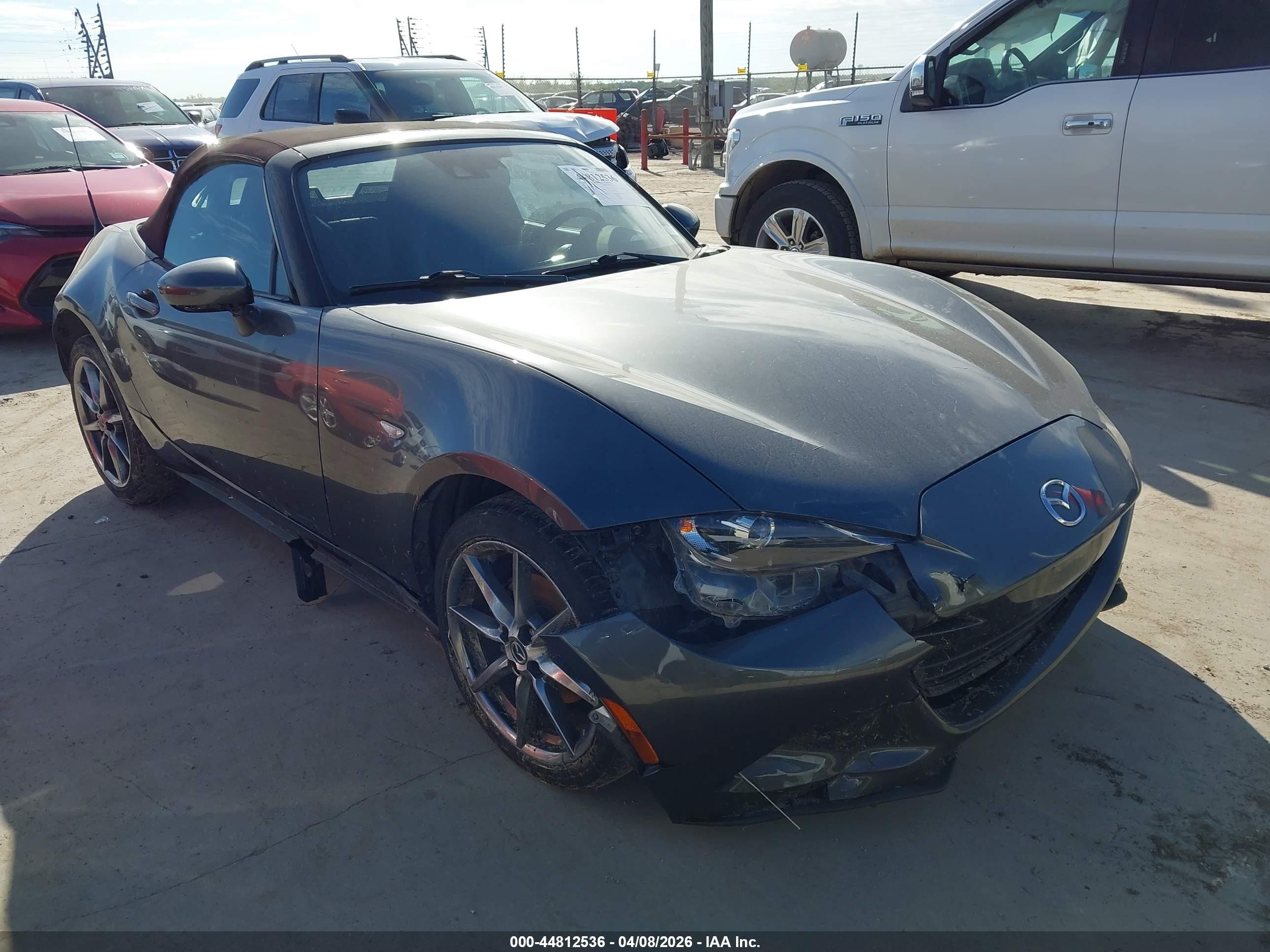 2018 Mazda MX-5 Miata Grand Touring, VIN JM1NDAD71J0201480 — Front end