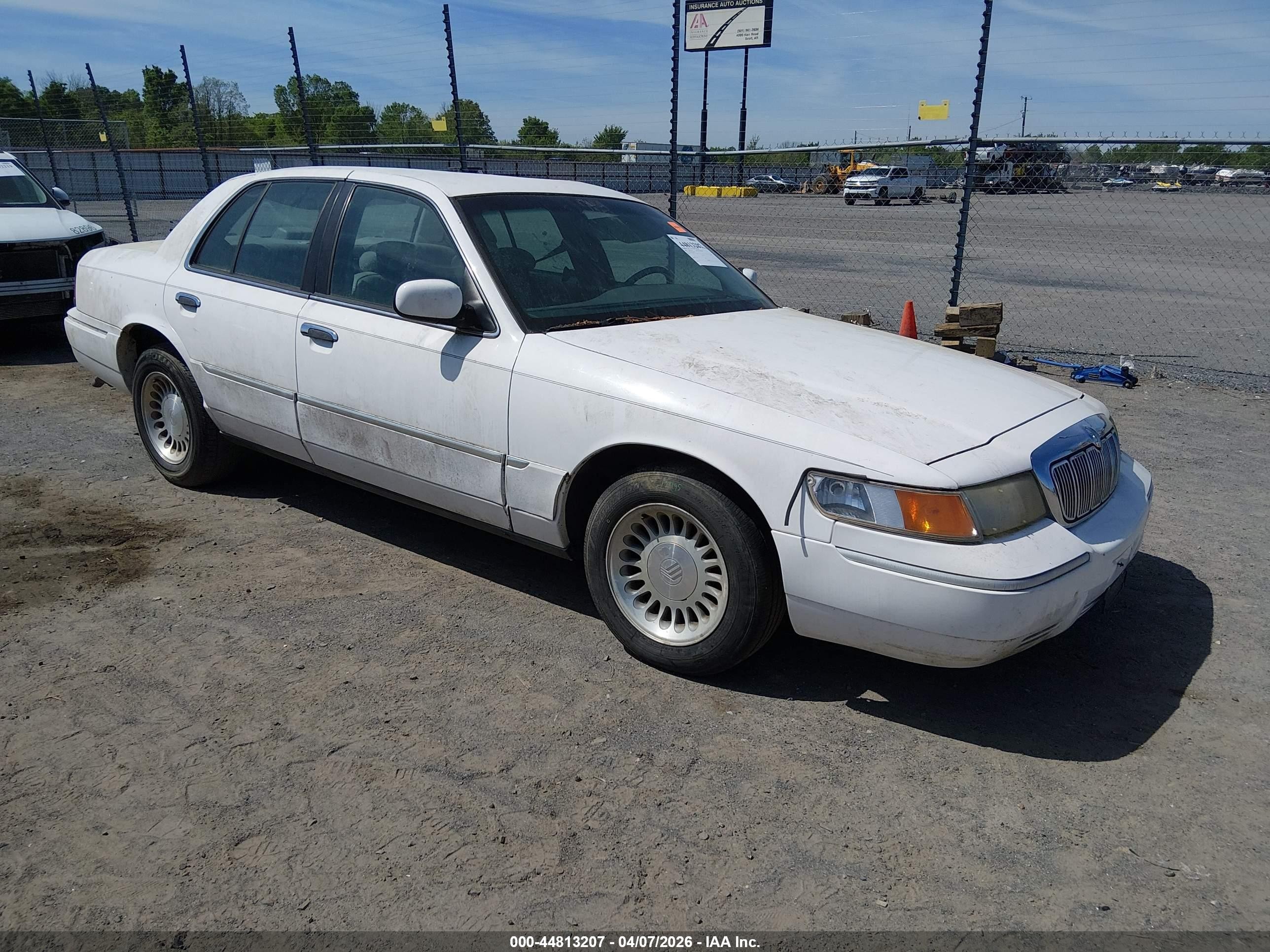 2000 Mercury Grand Marquis LS, VIN 2MEFM75W3YX646181 — Roof