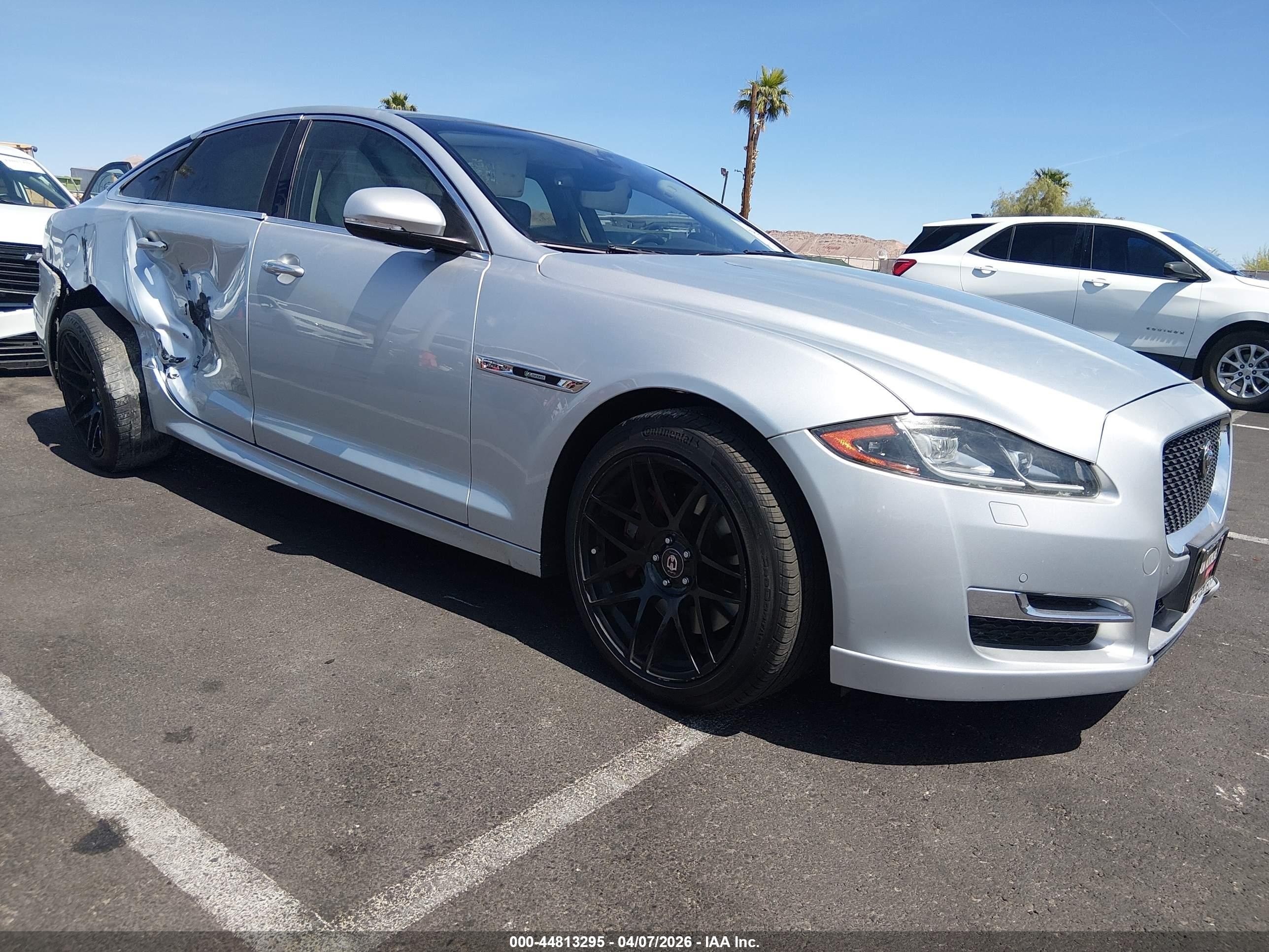 2016 Jaguar XJ R-Sport, VIN SAJWA1C74G8W03004 — Front end