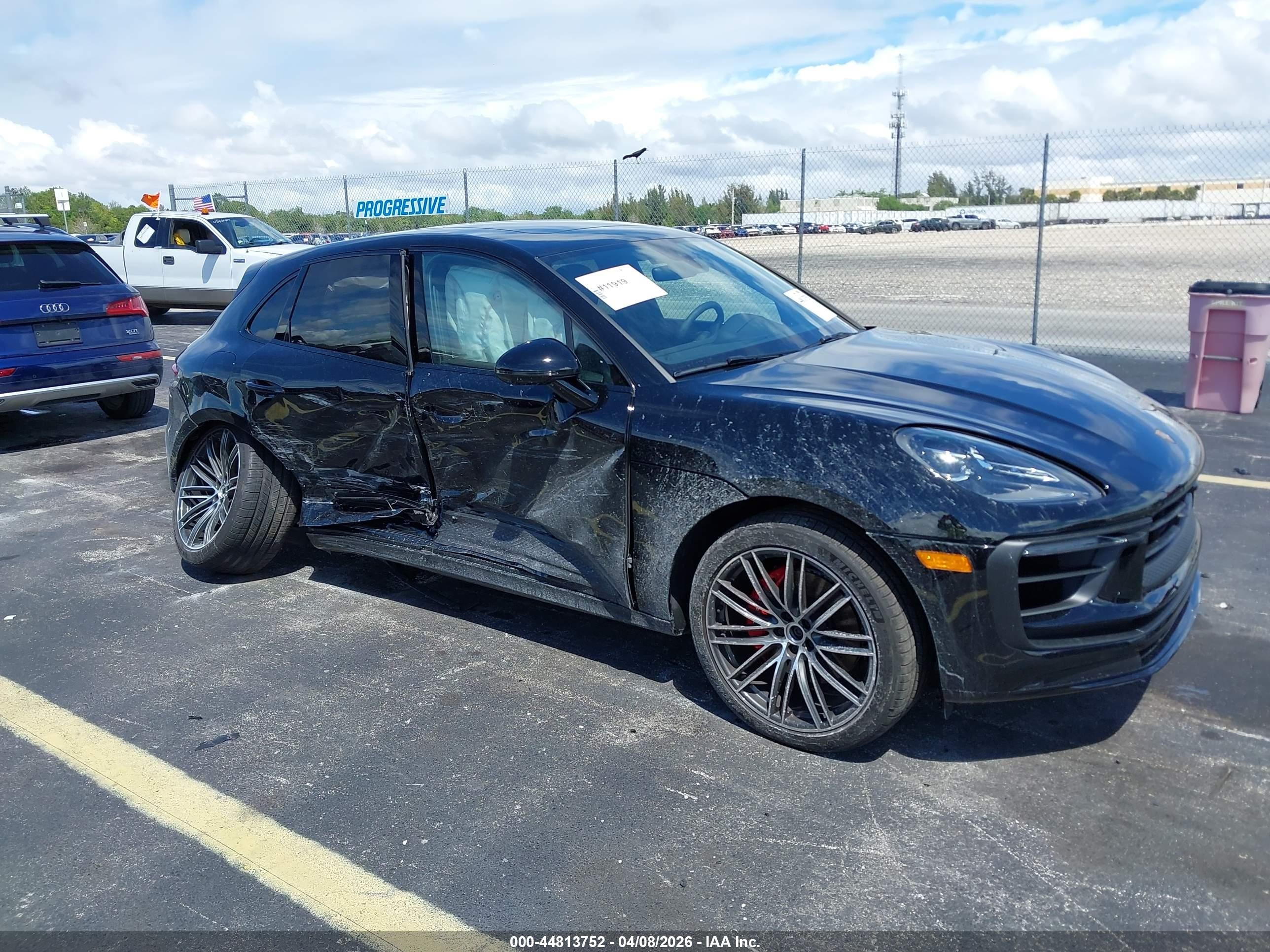 2026 Porsche Macan GTS, VIN WP1AG2A56TLB40903 — Side