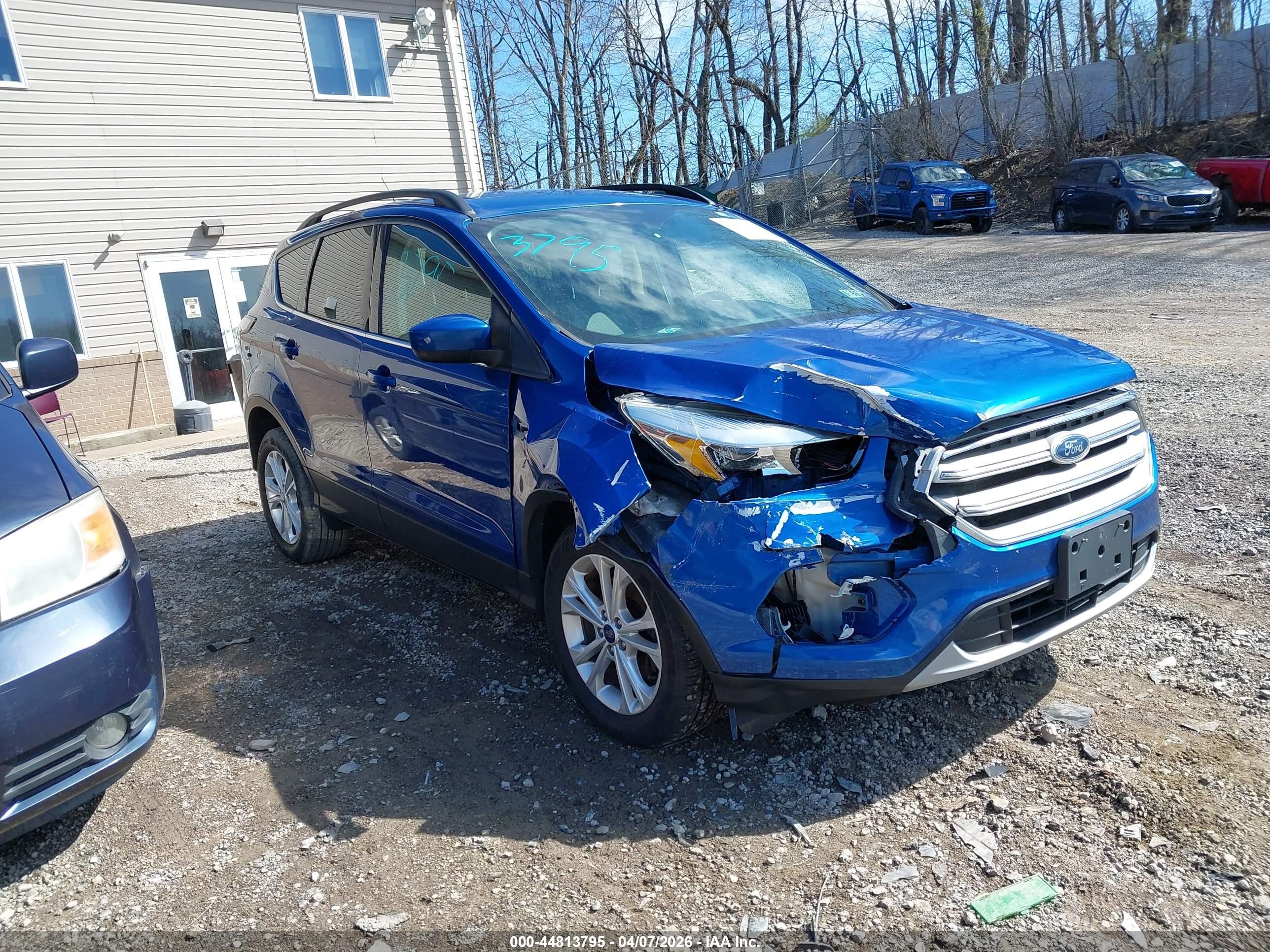 2018 Ford Escape SE, VIN 1FMCU0GD9JUD38271 — Front end