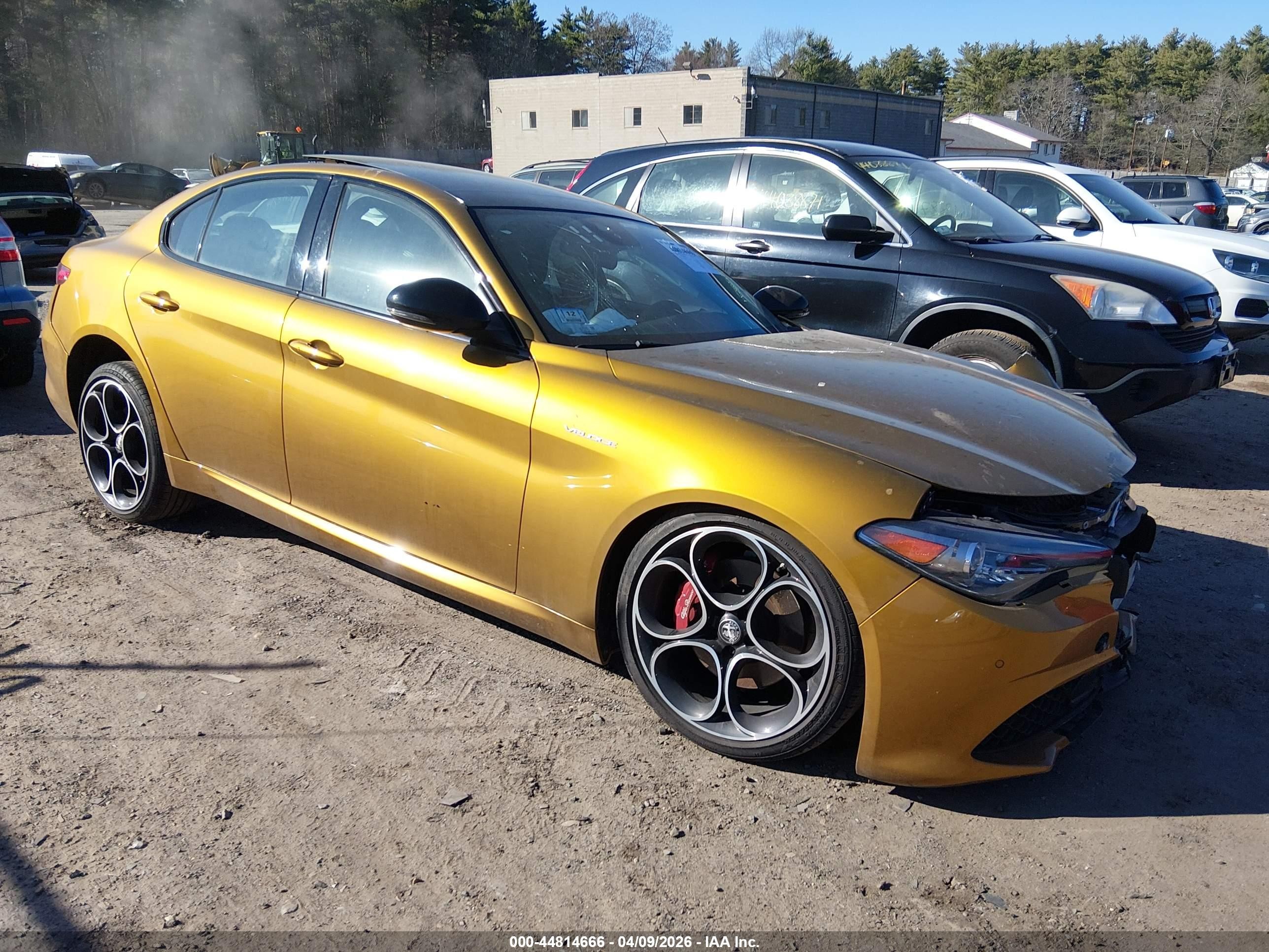 2023 Alfa Romeo Giulia Veloce, VIN ZARFANBN1P7669060 — Front end