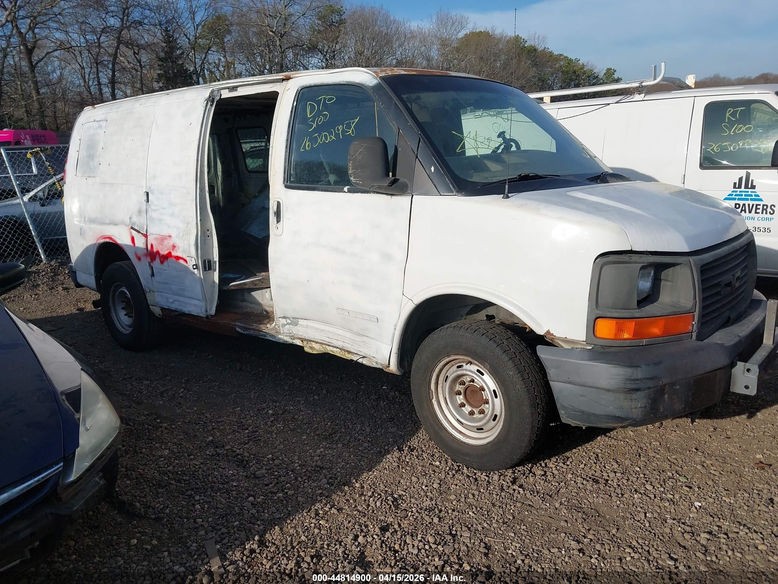 2005 GMC Savana Cargo, VIN 1GTGG25V251106624 — All over