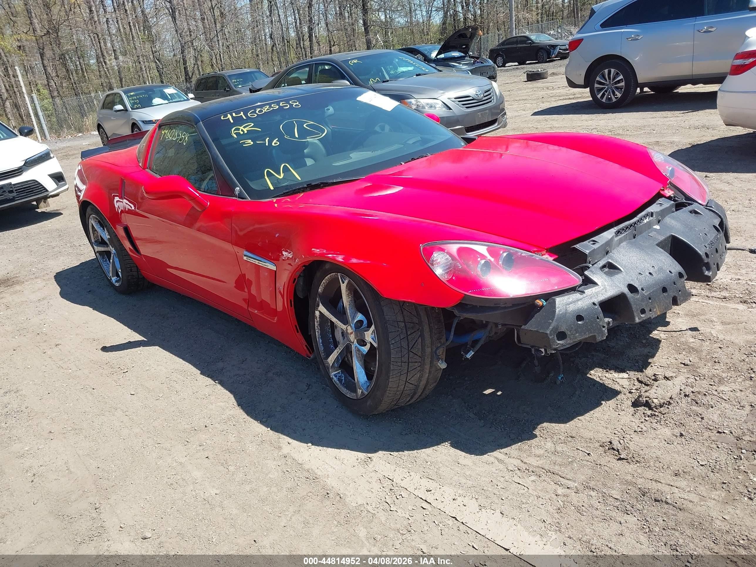 2013 Chevrolet Corvette Grand Sport 3LT, VIN 1G1YW2DW8D5105821 — Front end