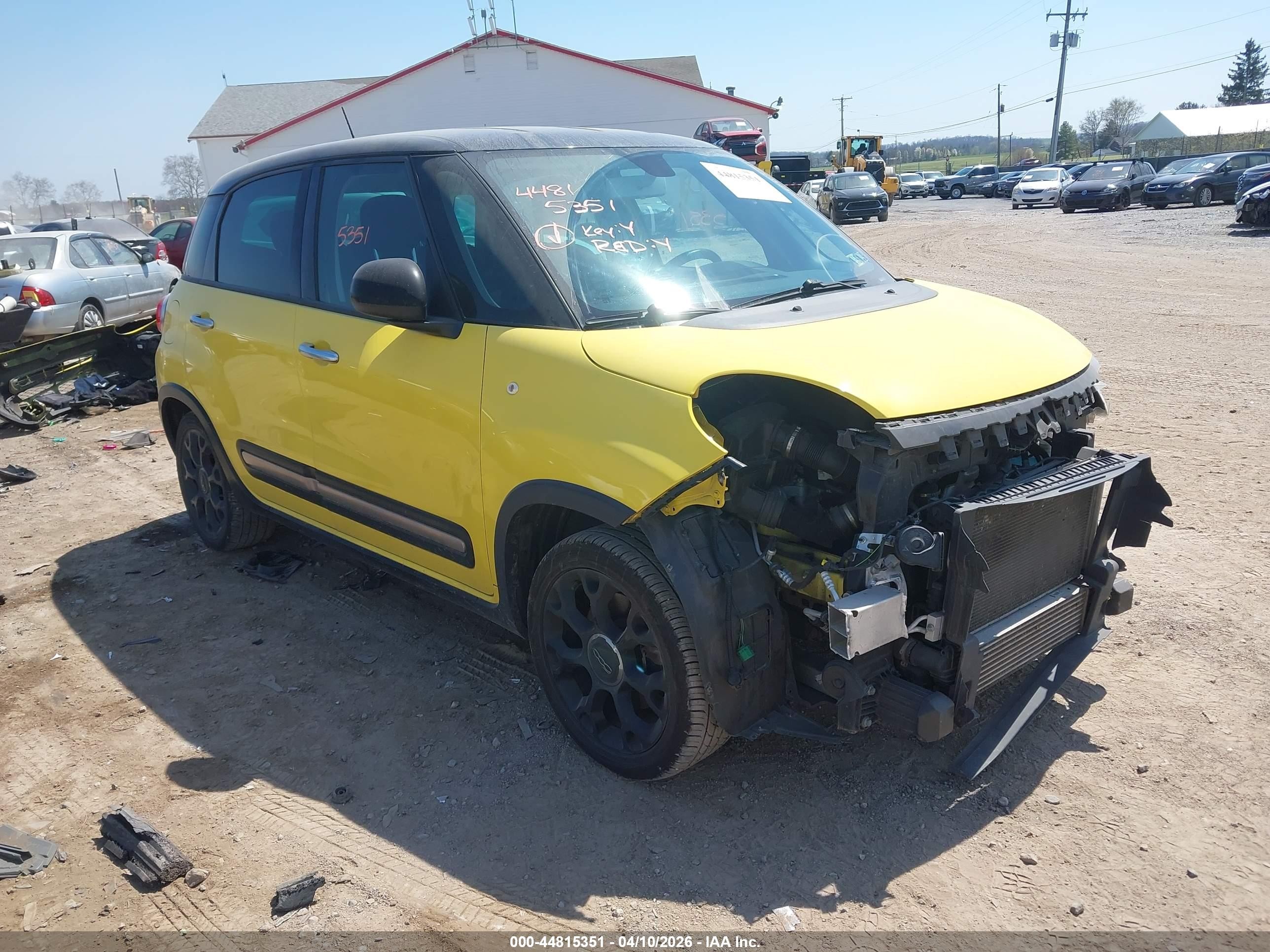 2015 FIAT 500L Urbana Trekking, VIN ZFBCFADH6FZ033268 — Front end