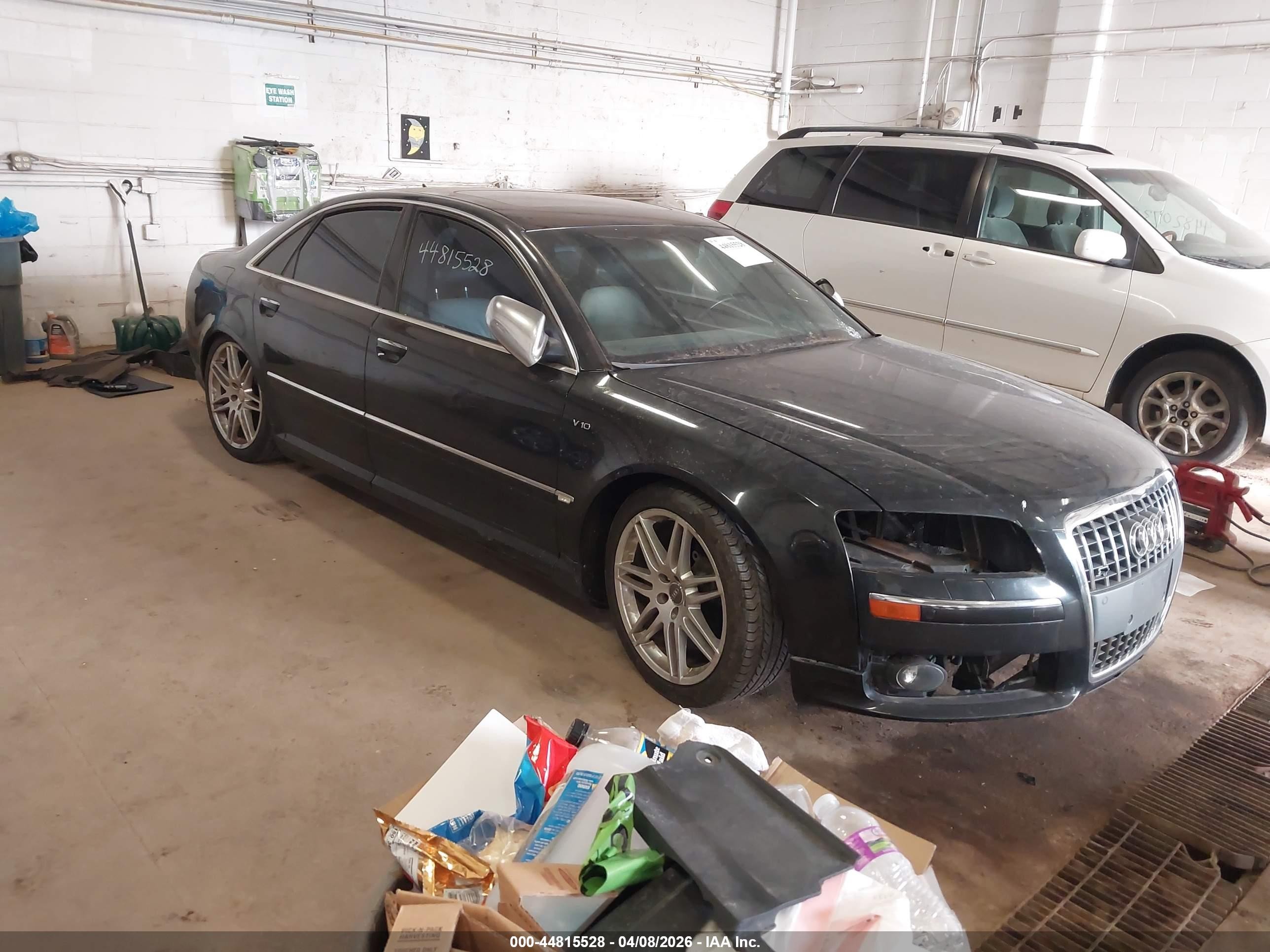 2007 Audi S8, VIN WAUPN44E37N019990 — Front end