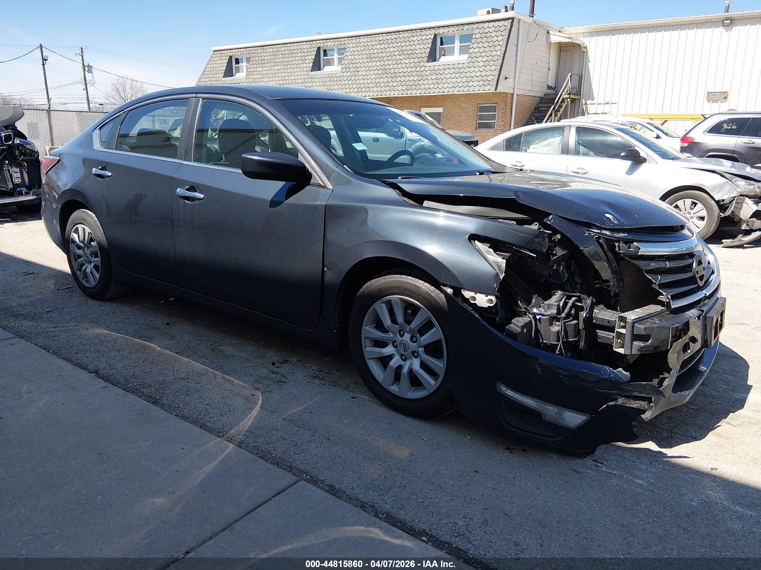 2015 Nissan Altima S, VIN 1N4AL3AP9FN889908 — Front end