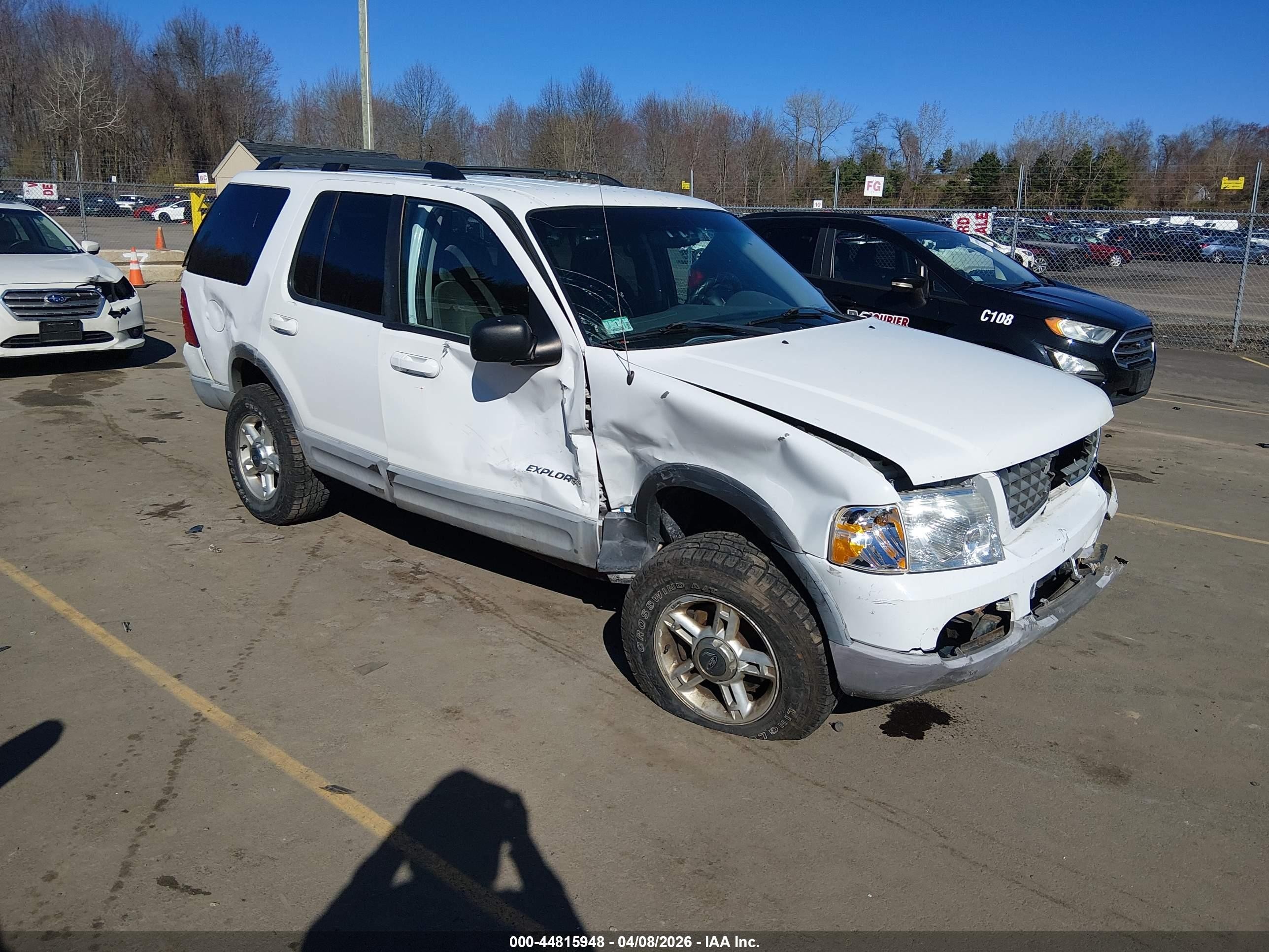 2002 Ford Explorer XLT, VIN 1FMZU73E12UC41309 — Front end