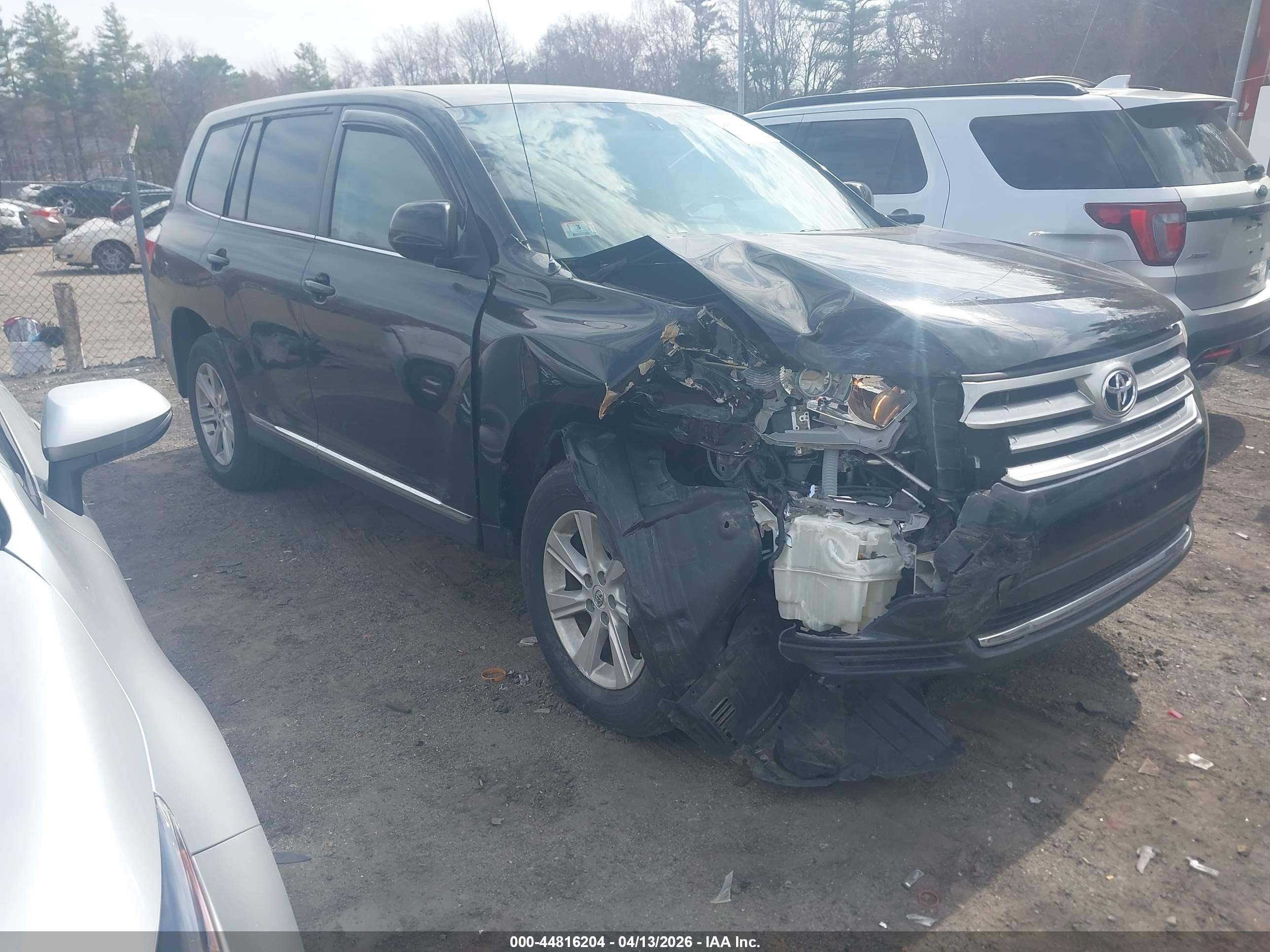 2011 Toyota Highlander, VIN 5TDBK3EH1BS046097 — Перед