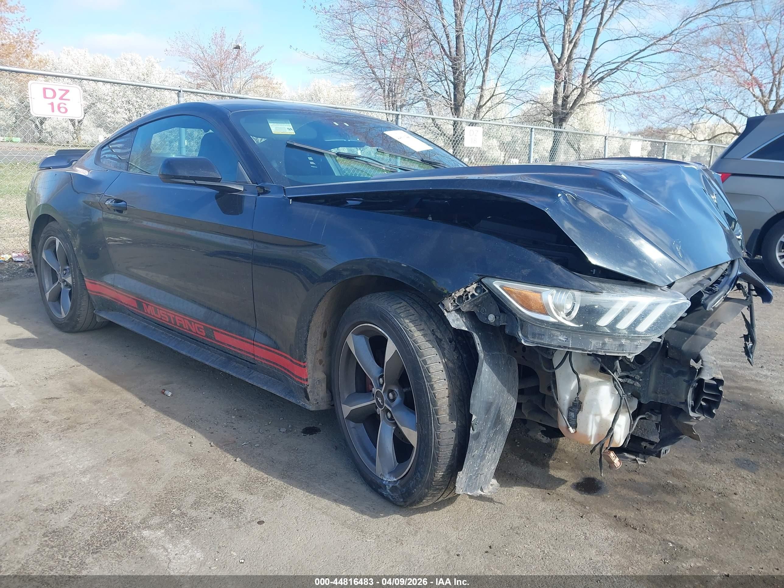 2016 Ford Mustang V6, VIN 1FA6P8AM9G5271065 — Front end