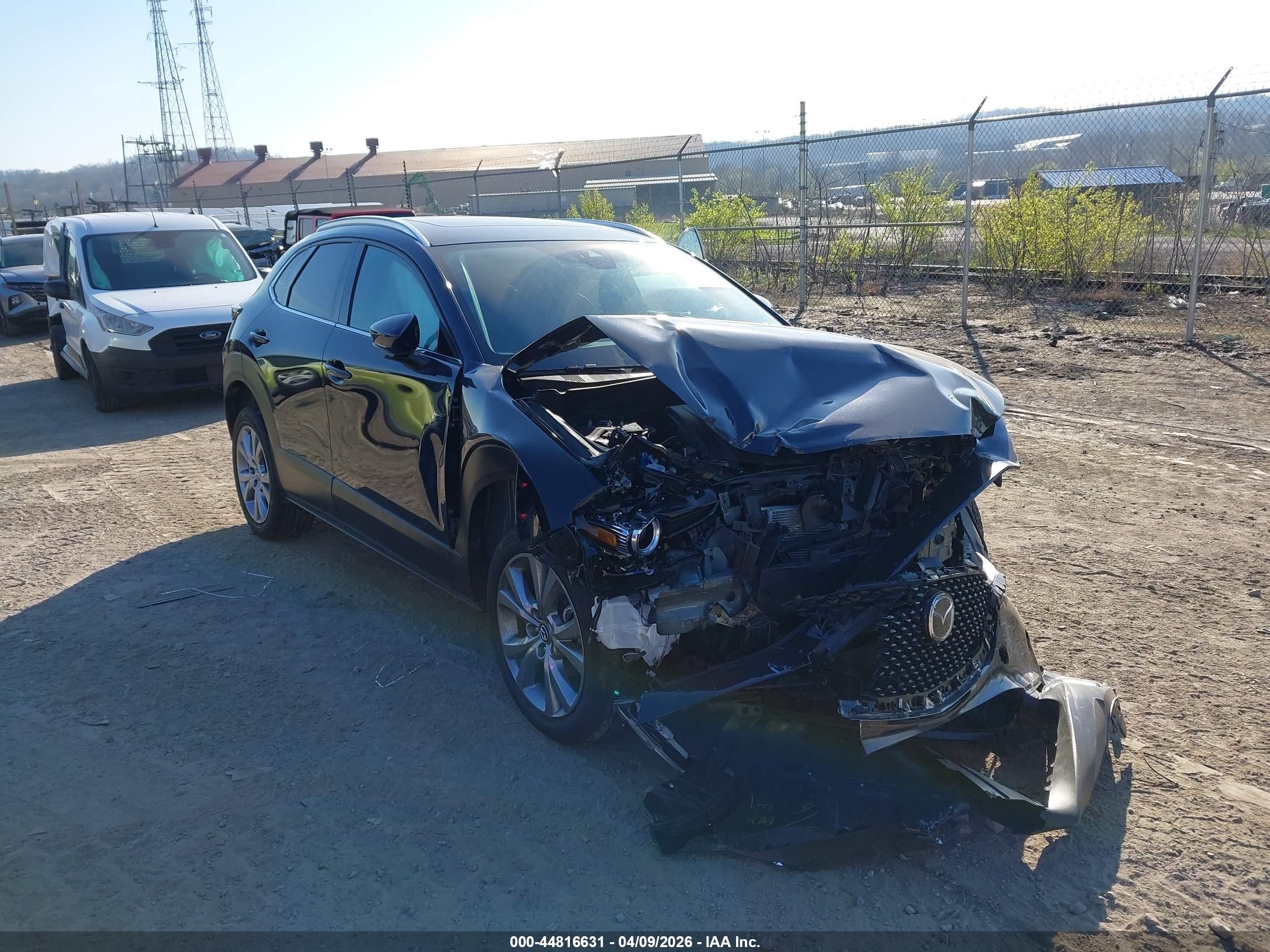 2022 Mazda CX-30 S Premium, VIN 3MVDMBDL2NM445770 — Front end