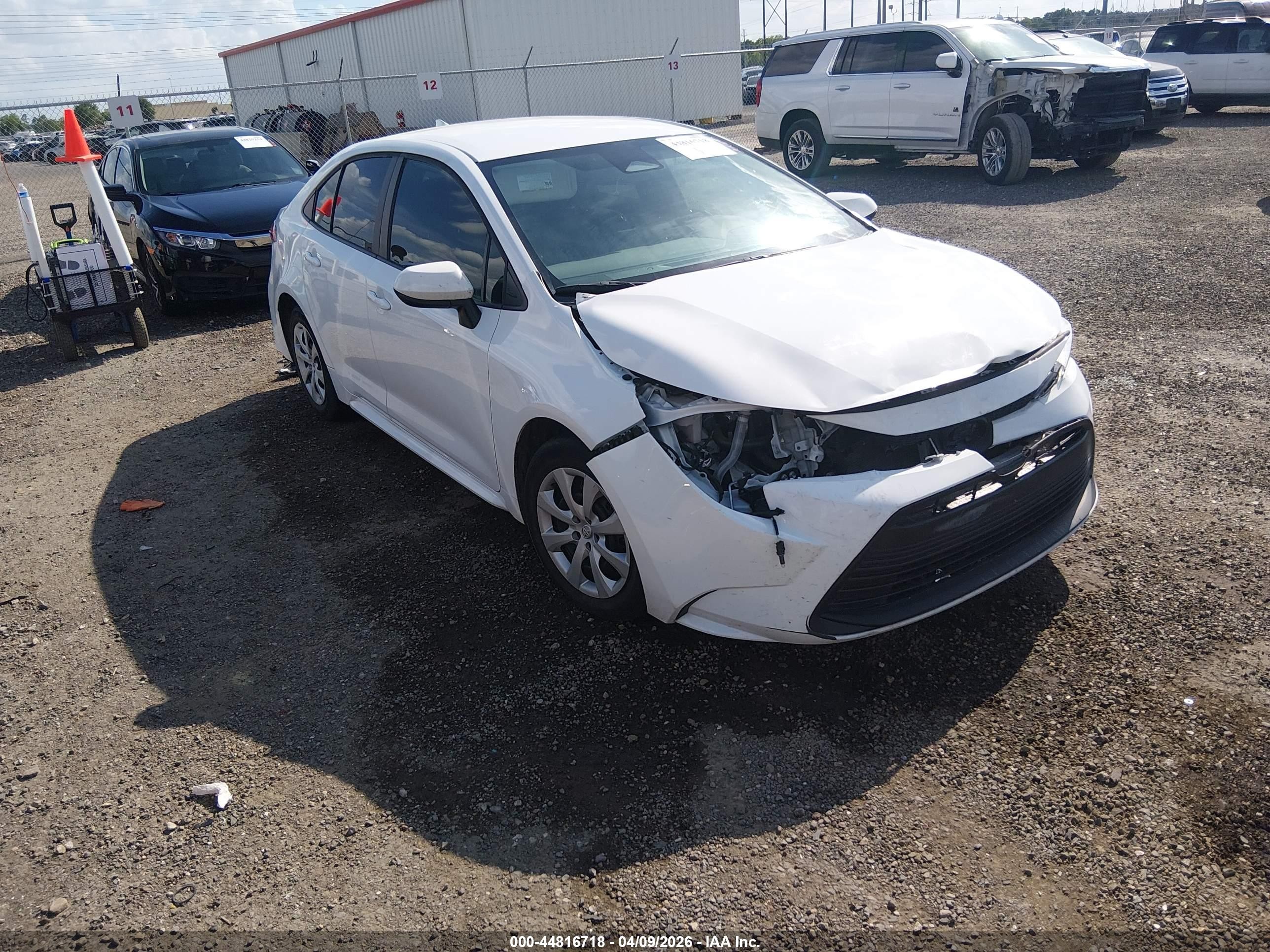 2024 Toyota Corolla LE, VIN 5YFB4MDE9RP188899 — Front end