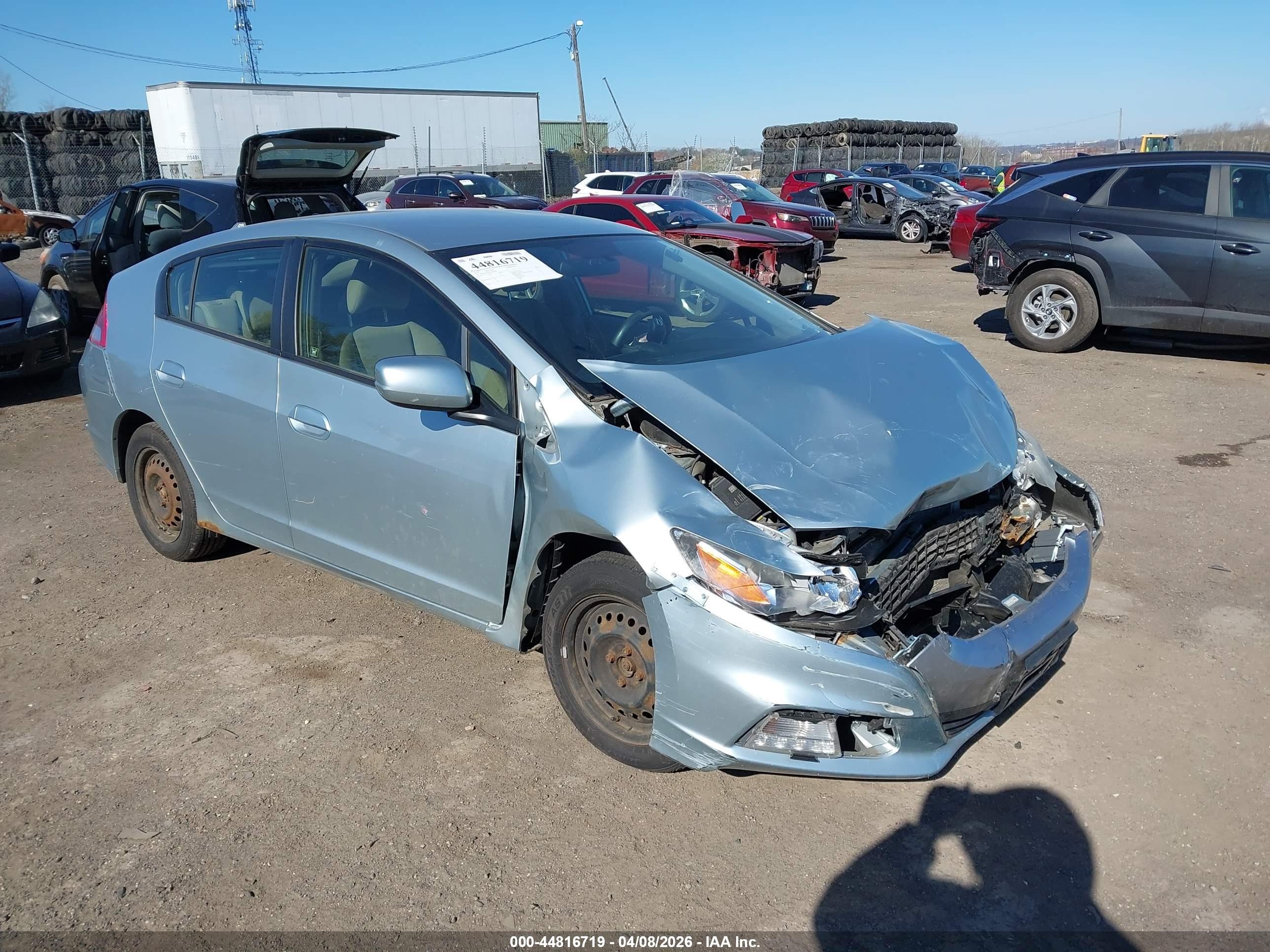2013 Honda Insight LX, VIN JHMZE2H56DS000288 — Front end