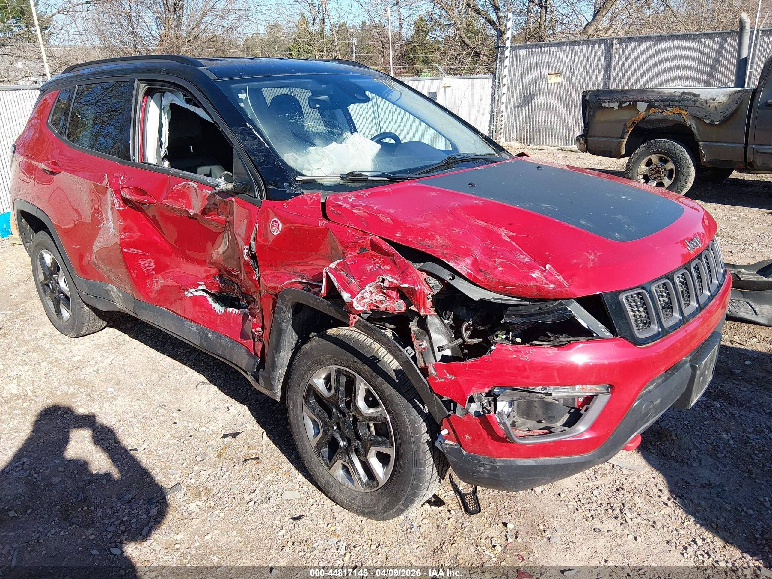 2018 Jeep Compass Trailhawk, VIN 3C4NJDDB0JT375171 — Side