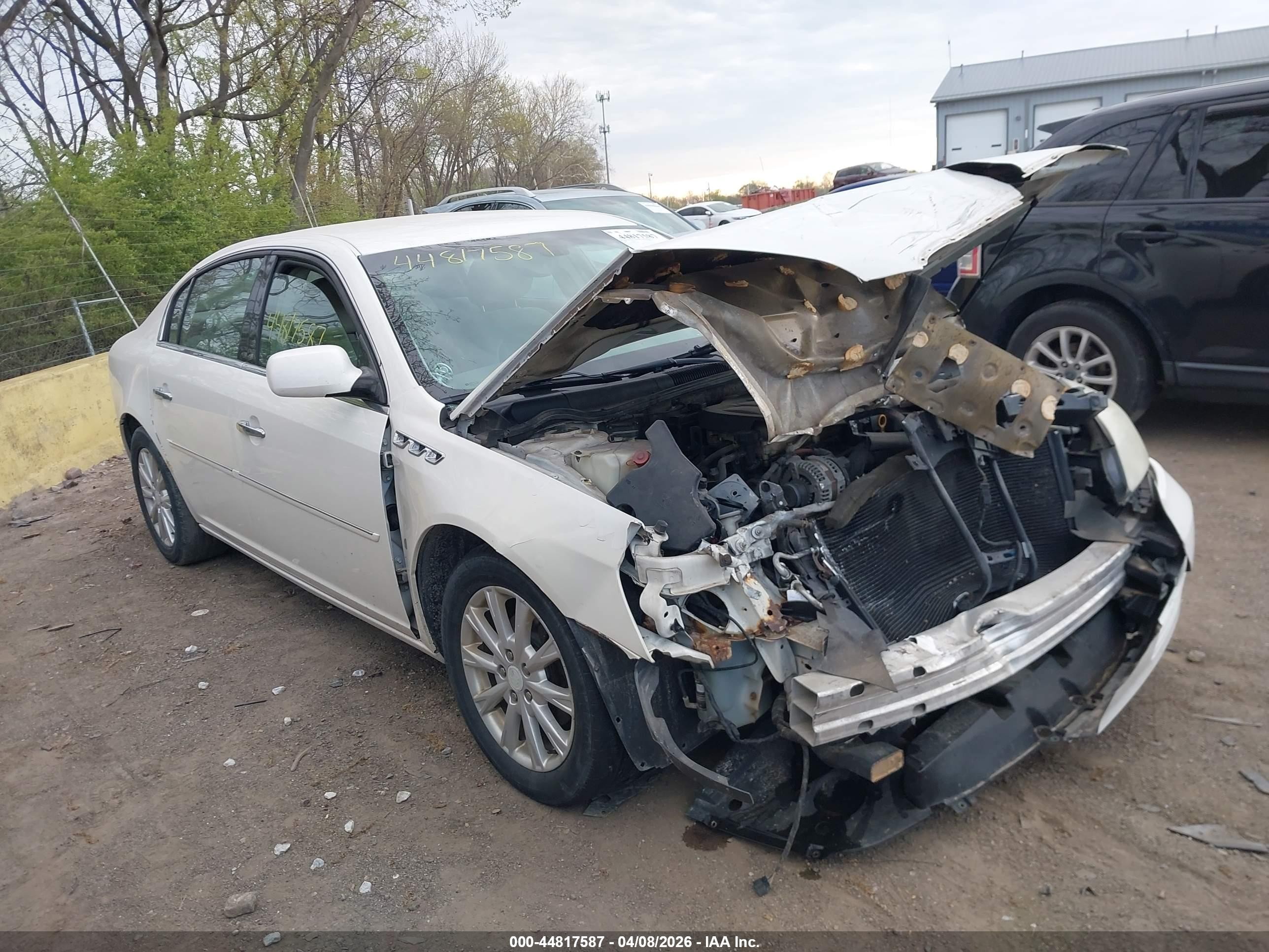 2009 Buick Lucerne CX-2, VIN 1G4HP57M49U144365 — Front end