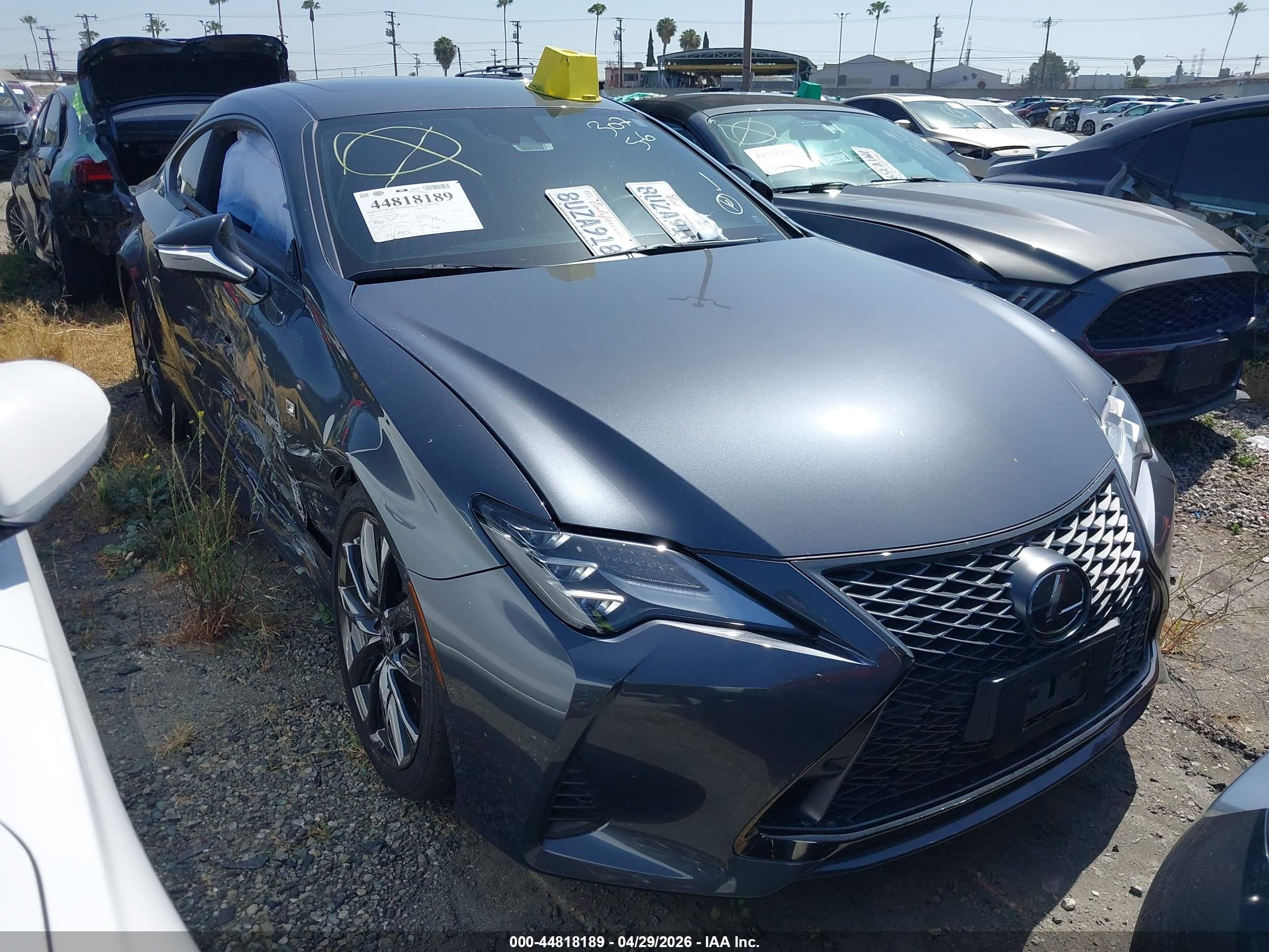 2021 Lexus RC 350 F Sport, VIN JTHGZ5BC0M5023827 — Бок