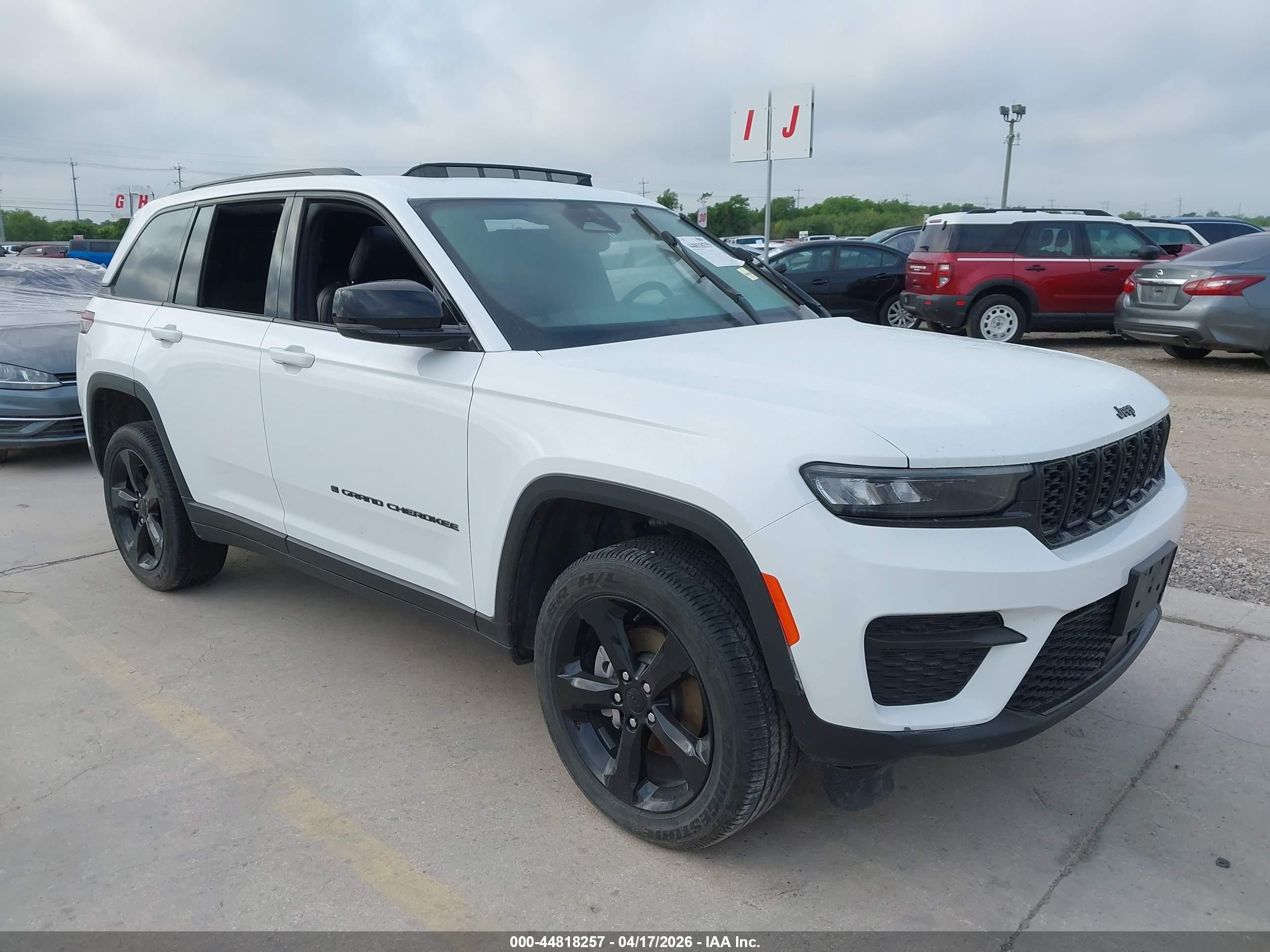 2024 Jeep Grand Cherokee Altitude, VIN 1C4RJGAGXR8606252 — Fresh water flood