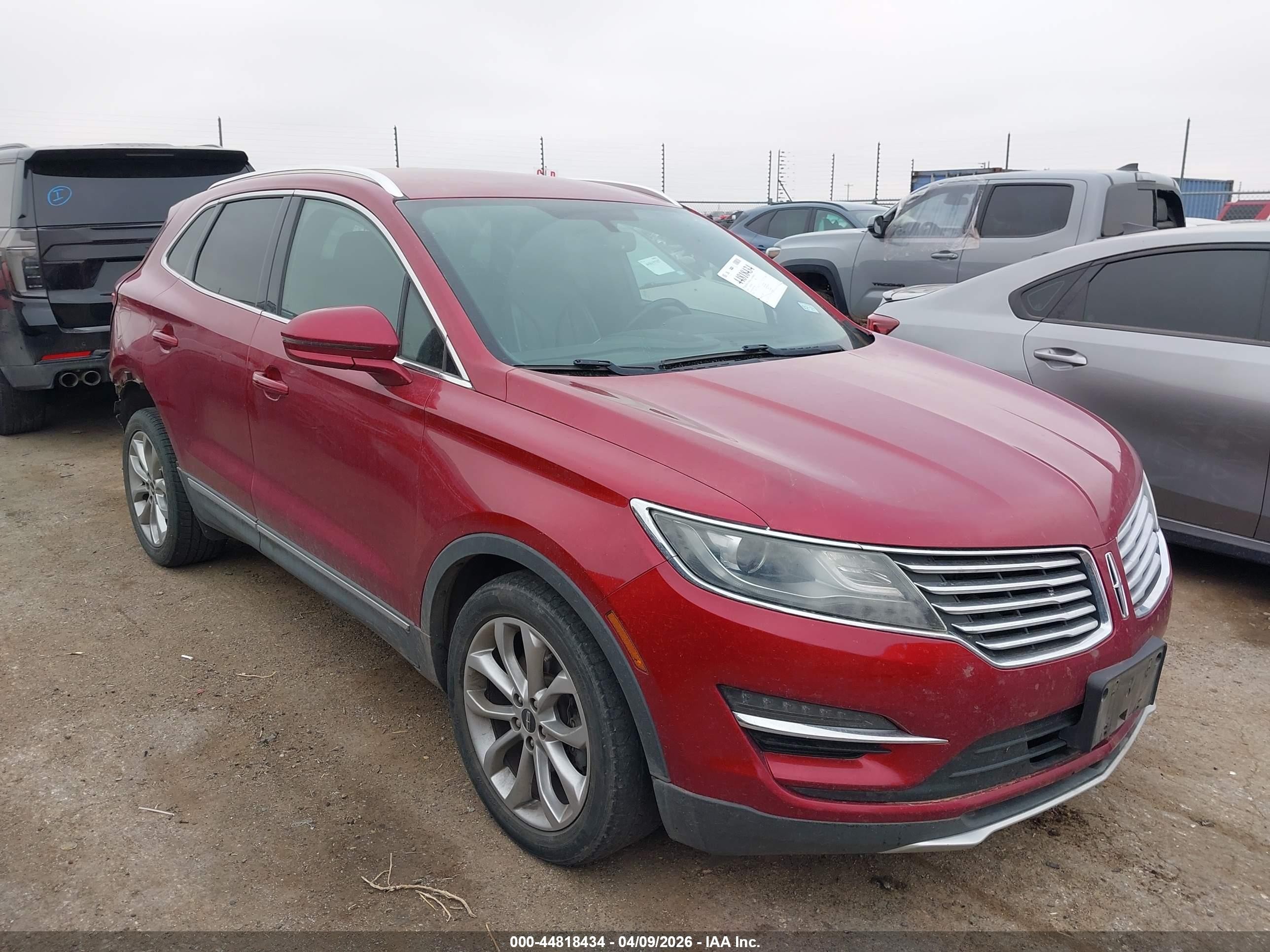 2018 Lincoln MKC Select, VIN 5LMCJ2C99JUL30884 — Rear end