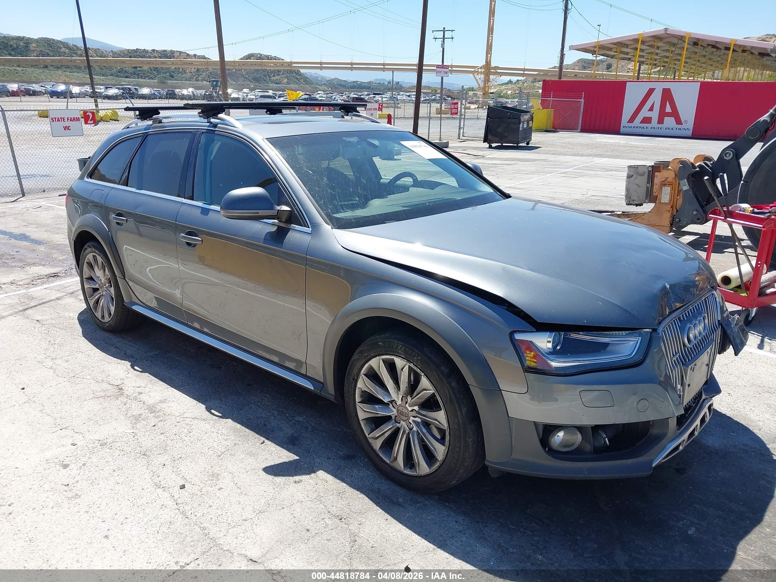 2015 Audi allroad A4 Premium Plus, VIN WA1UFAFL1FA033951 — Перед
