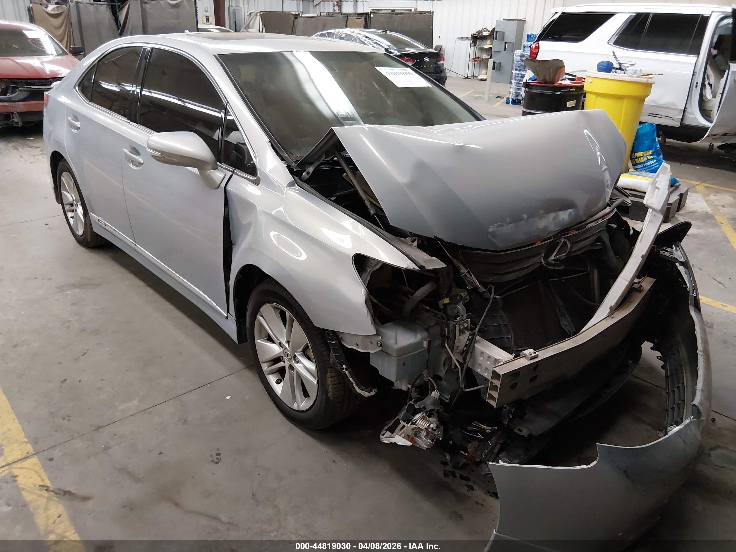 2011 Lexus HS 250h, VIN JTHBB1BA1B2046005 — Front end