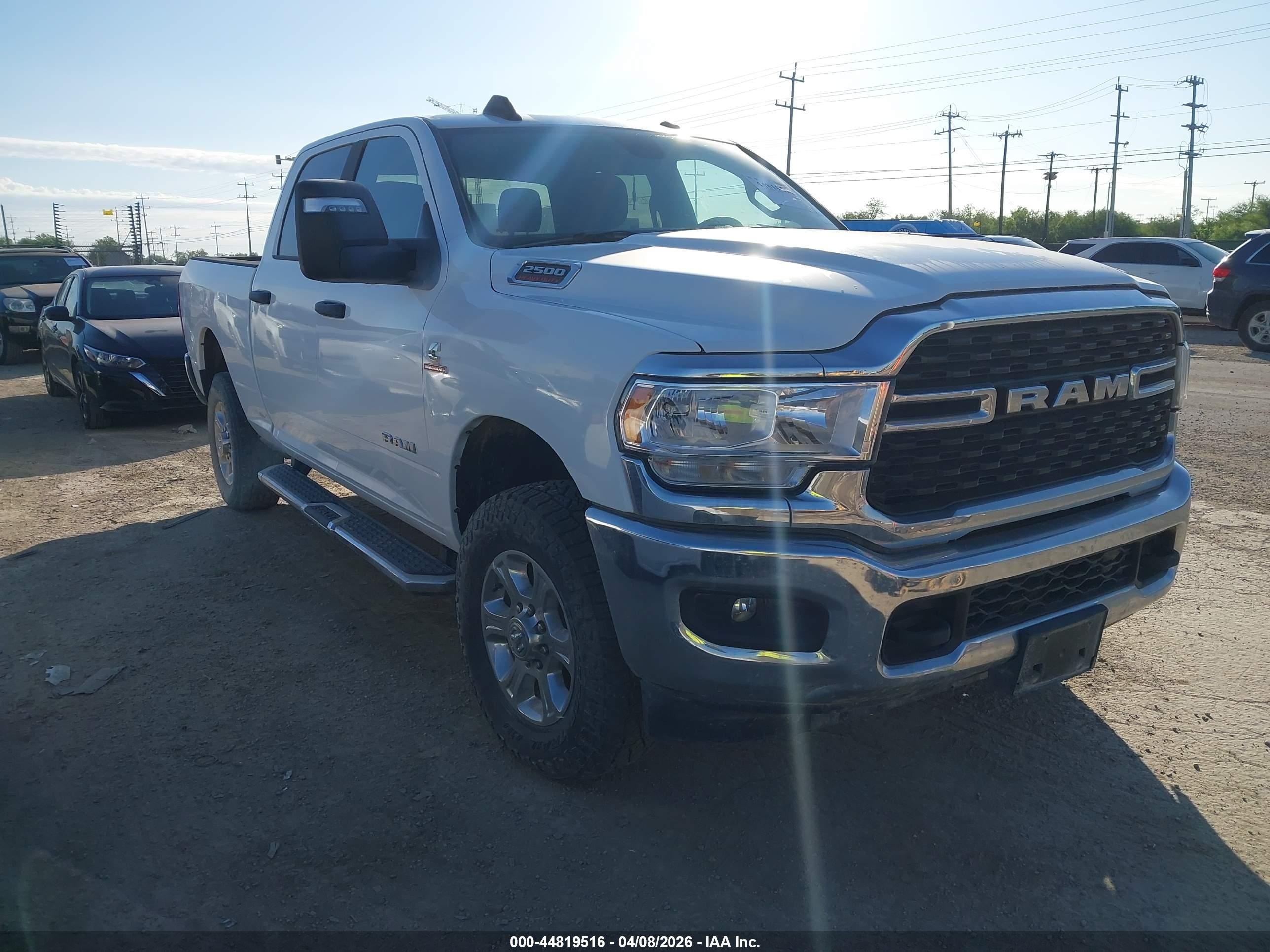 2024 Ram 2500 Big Horn, VIN 3C6UR5DL1RG303054 — Electrical