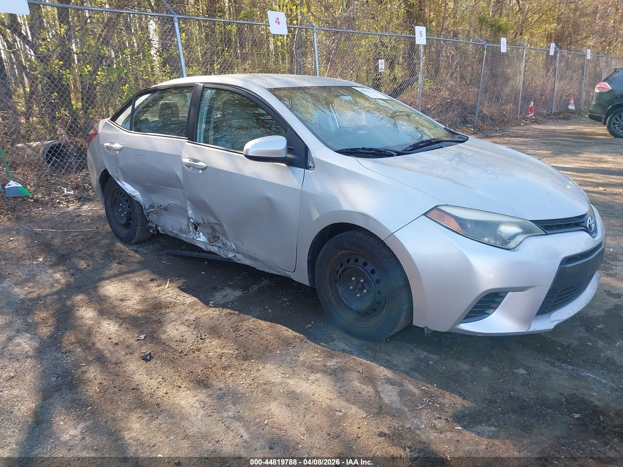 2015 Toyota Corolla LE, VIN 2T1BURHE6FC469321 — All over