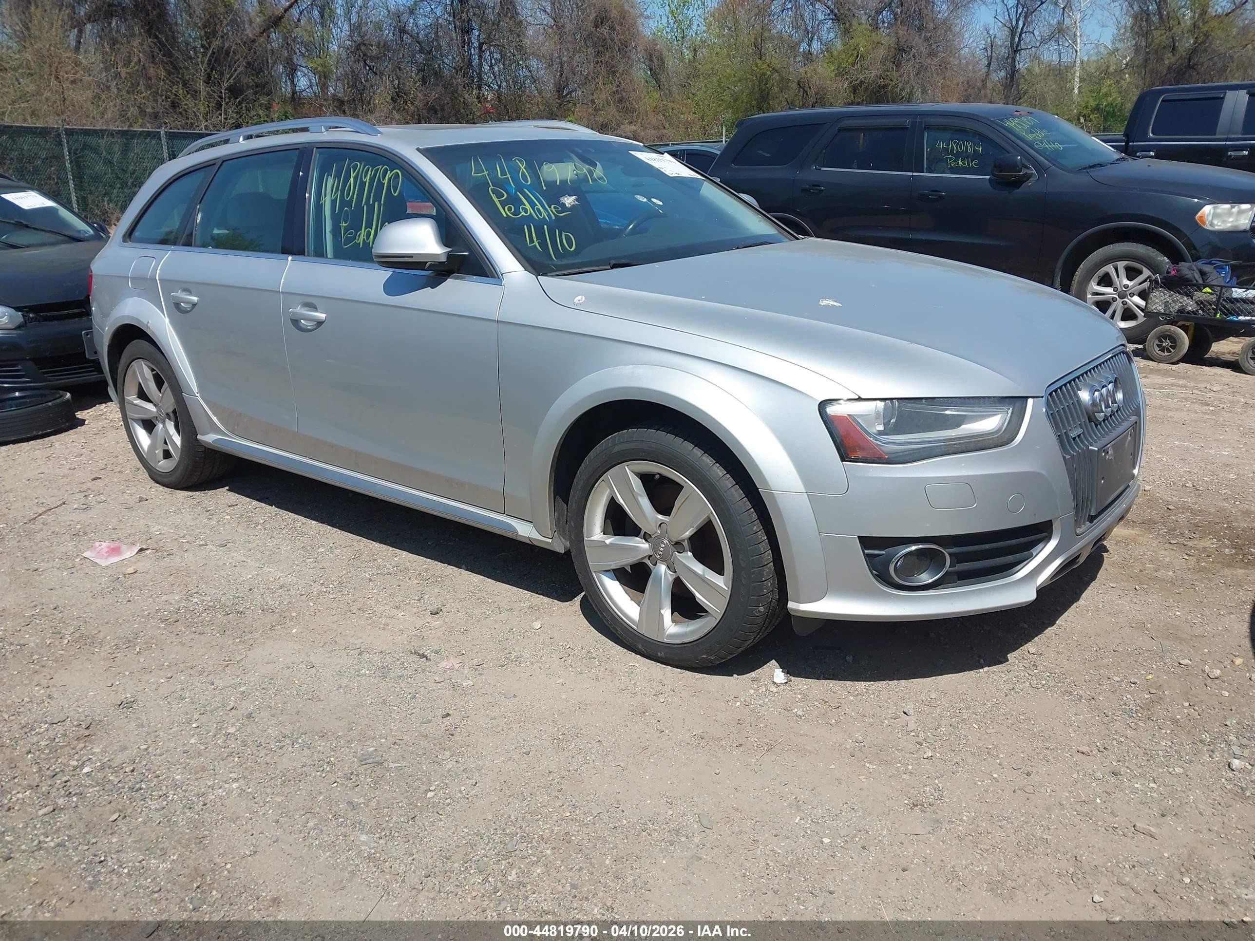 2014 Audi allroad A4 Premium Plus, VIN WA1UFAFL0EA033955 — Normal wear