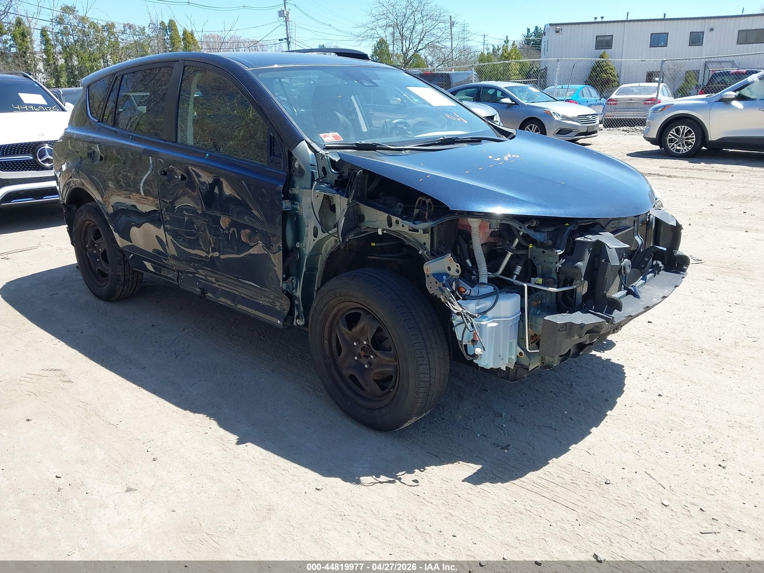 2017 Toyota RAV4 LE, VIN JTMBFREV1HJ700339 — По всему кузову