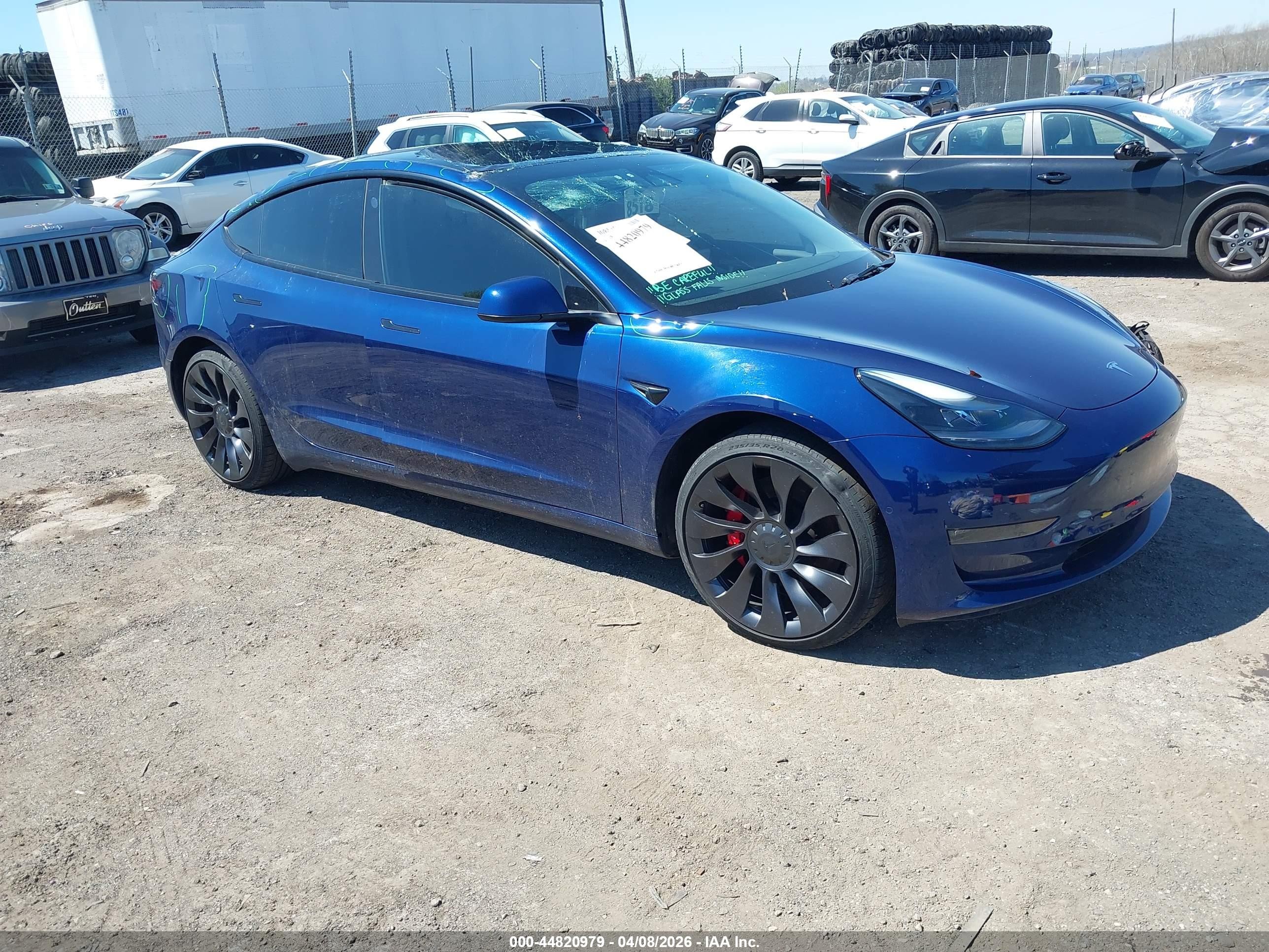 2022 Tesla Model 3 Performance, VIN 5YJ3E1EC4NF320597 — Roof