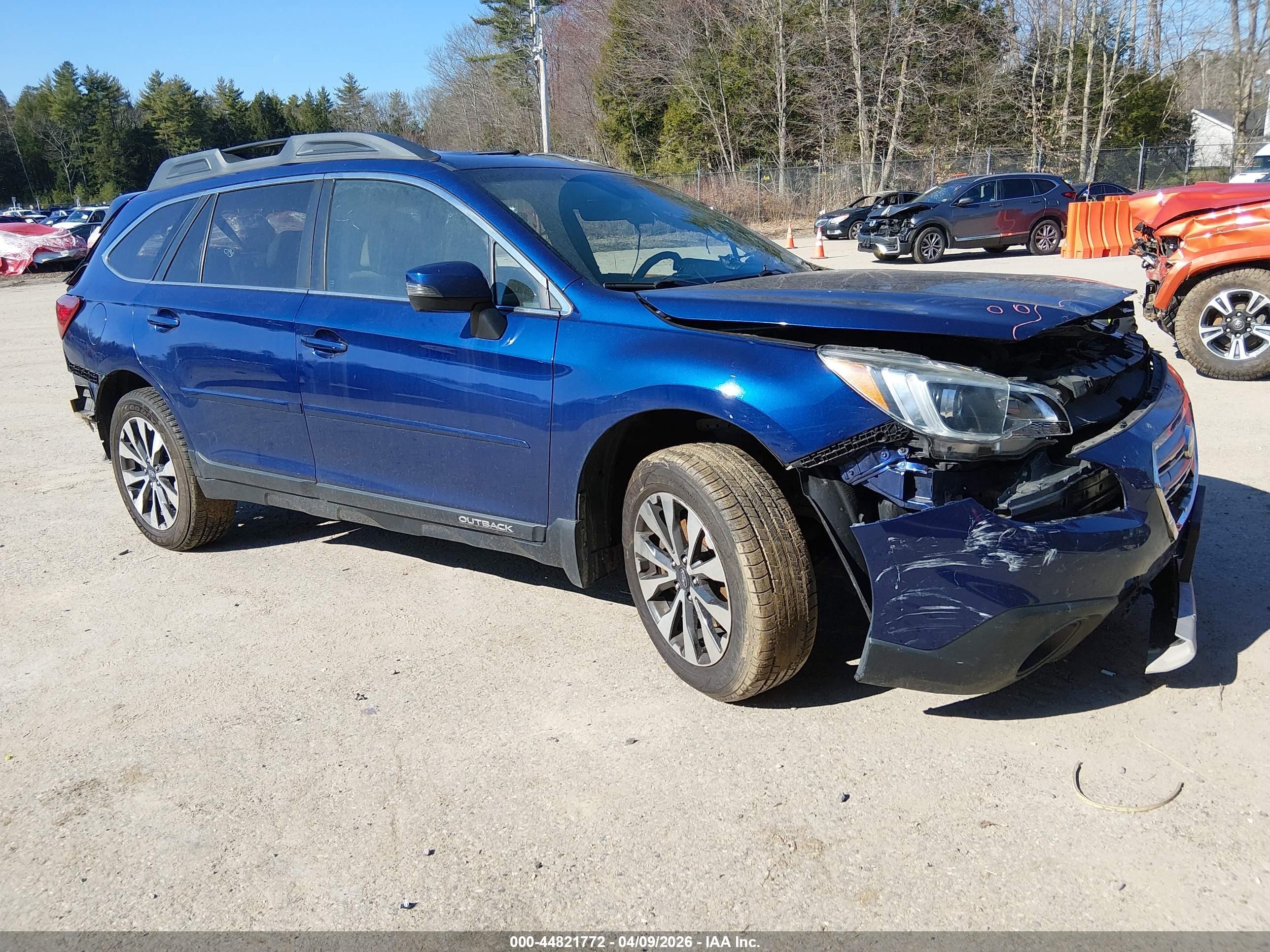 2017 Subaru Outback Limited, VIN 4S4BSANC2H3296804 — Пожар в салоне