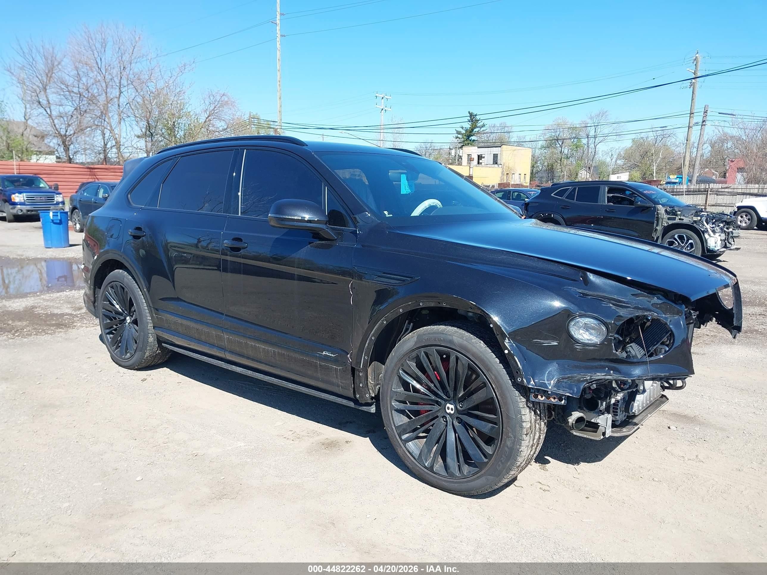 2021 Bentley Bentayga Speed, VIN SJAAR2ZVXMC036417 — Front end