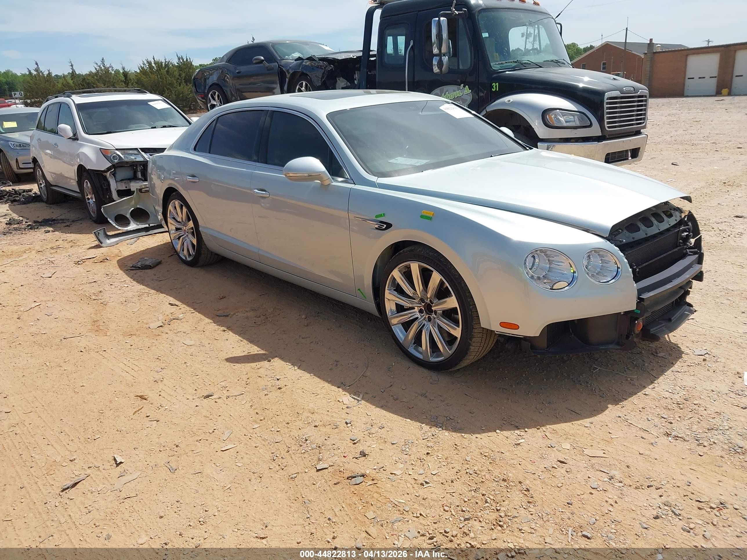 2017 Bentley Flying Spur W12, VIN SCBEC9ZA0HC064937 — Front end