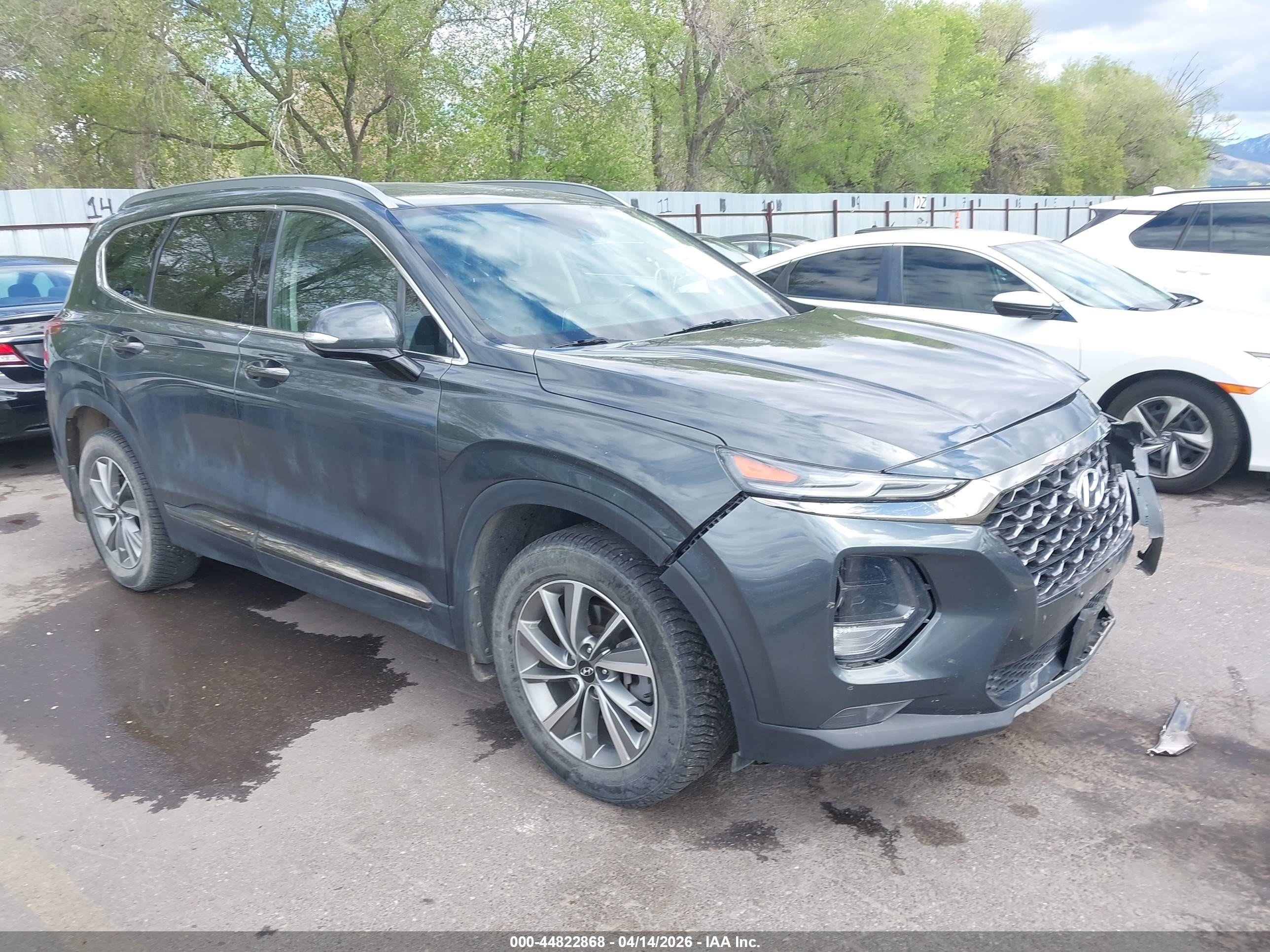 2020 Hyundai Santa Fe Limited, VIN 5NMS5CAD0LH195678 — Front end