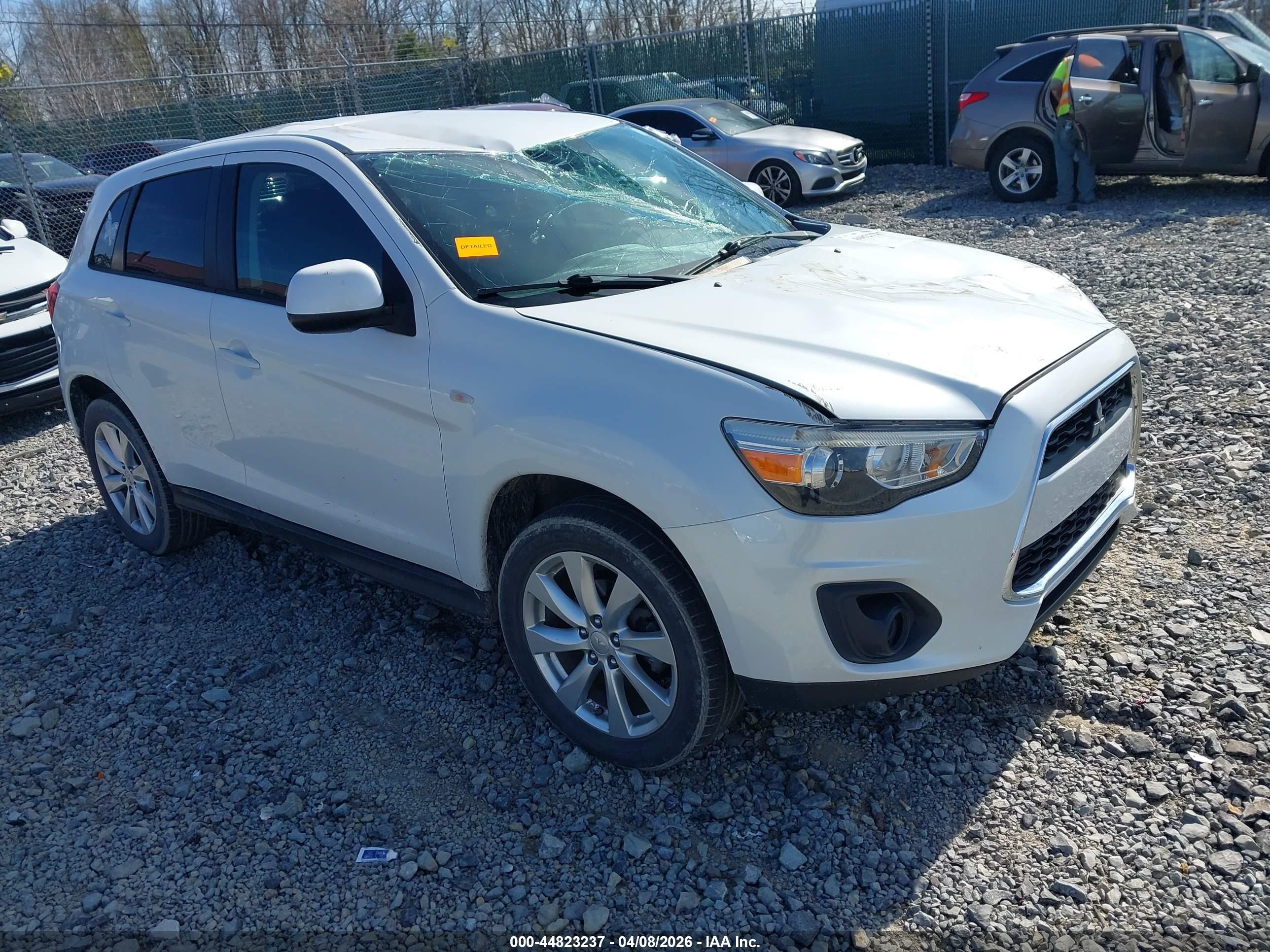 2015 Mitsubishi Outlander ES, VIN 4A4AR3AU0FE040273 — Крыша