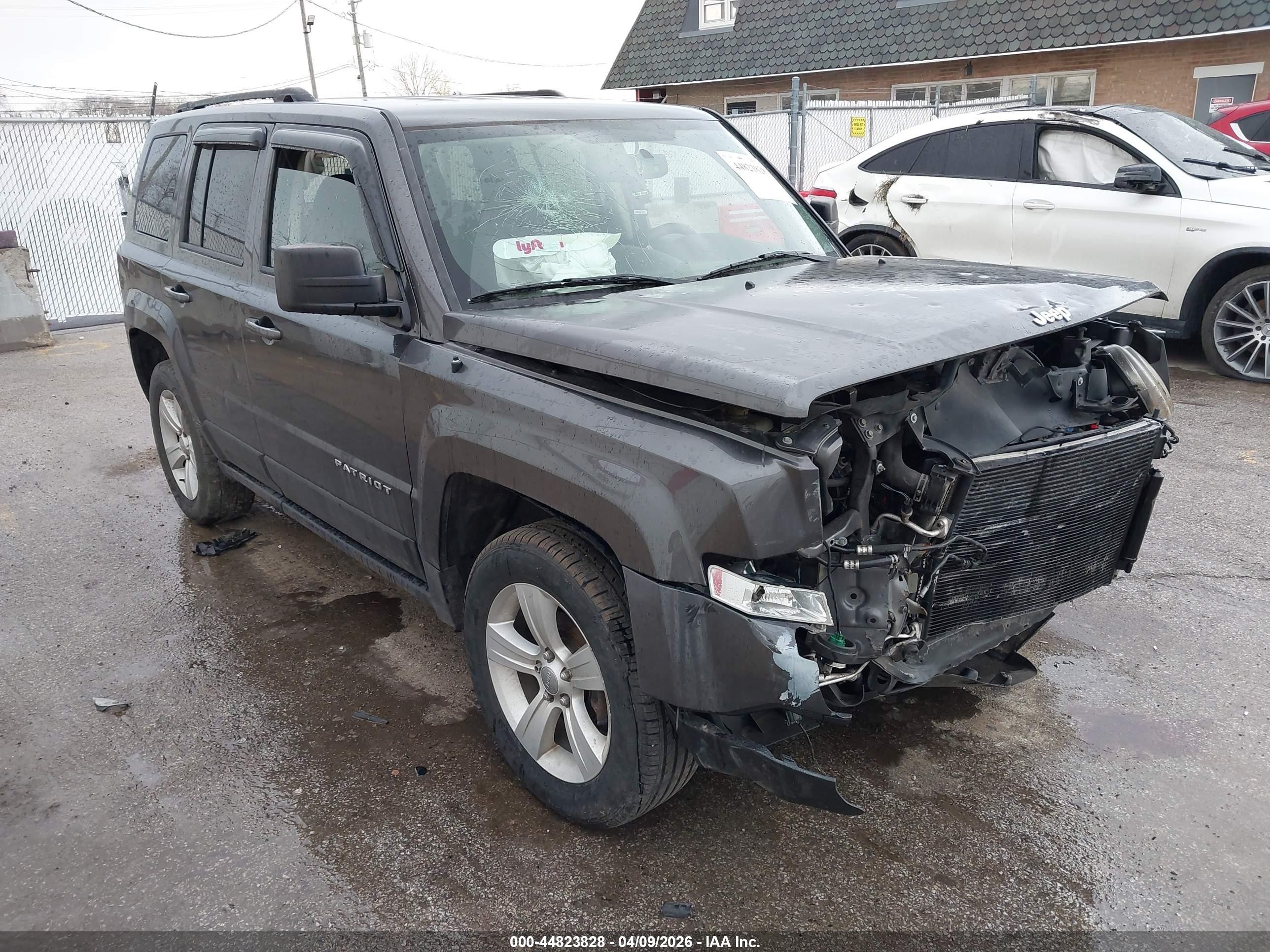 2017 Jeep Patriot Sport, VIN 1C4NJRBB4HD160120 — Front end