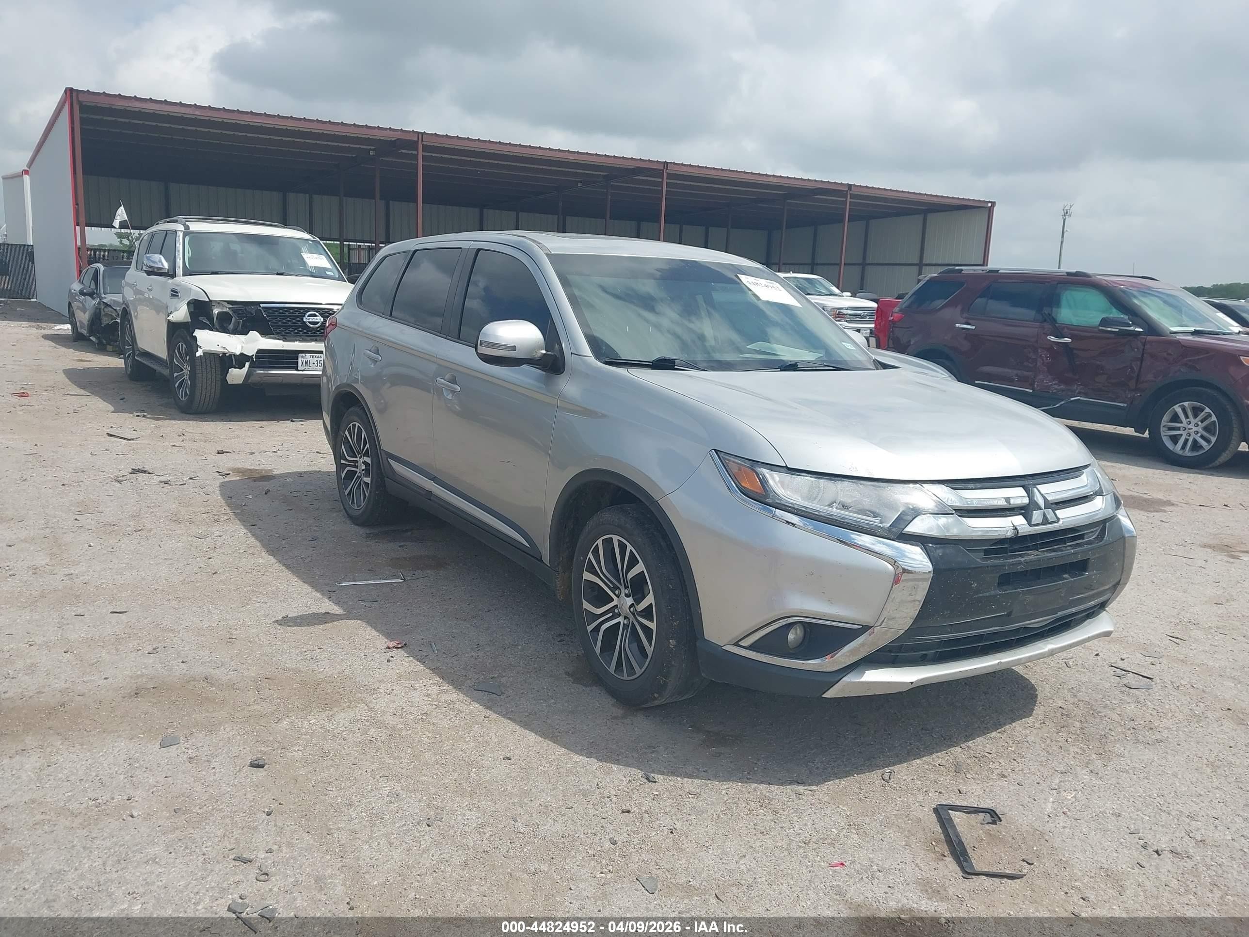 2018 Mitsubishi Outlander SE, VIN JA4AD3A32JZ064079 — Biohazard / chemical