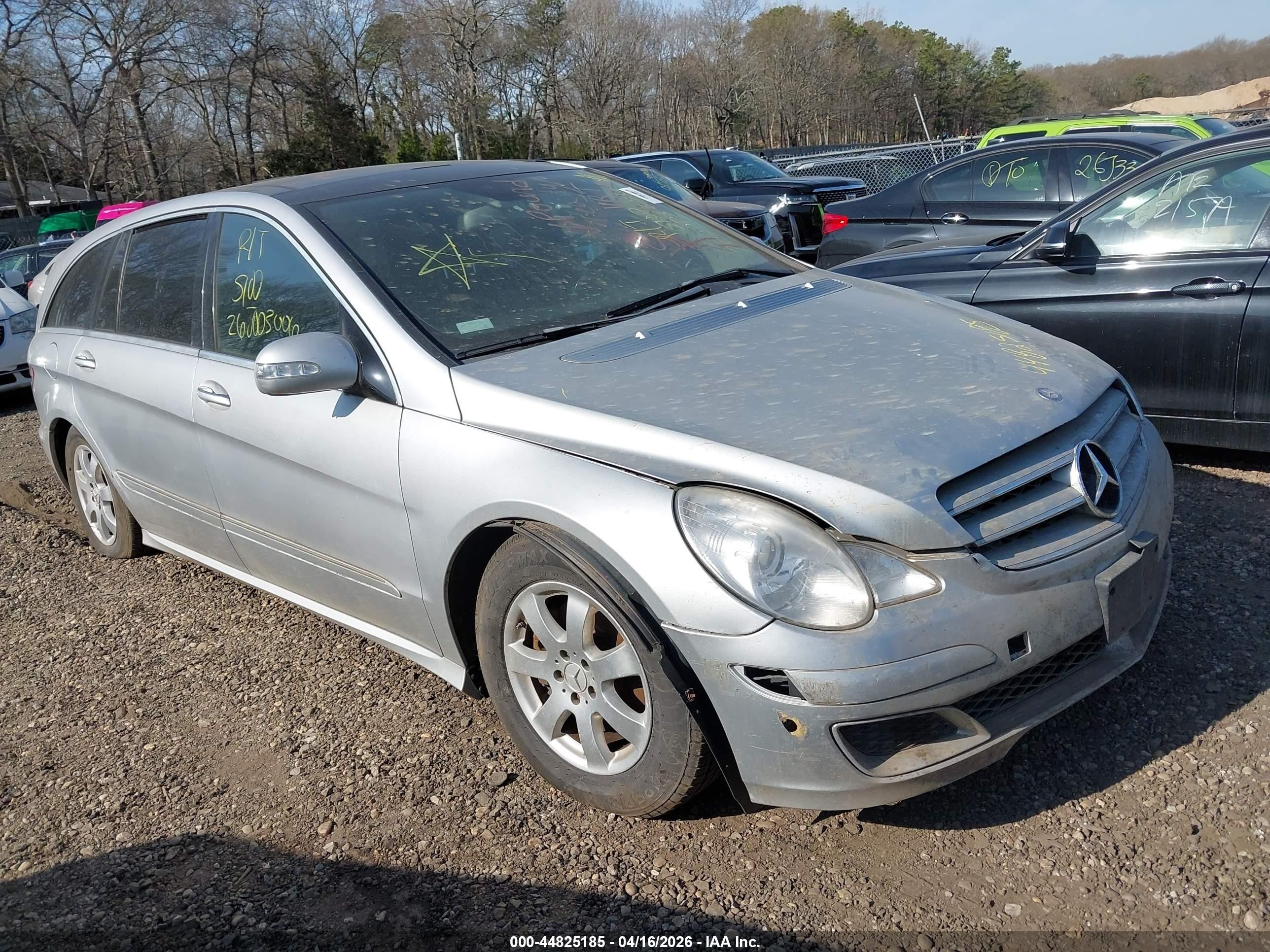 2007 Mercedes-Benz R 3.5L, VIN 4JGCB65E87A042981 — Not stated