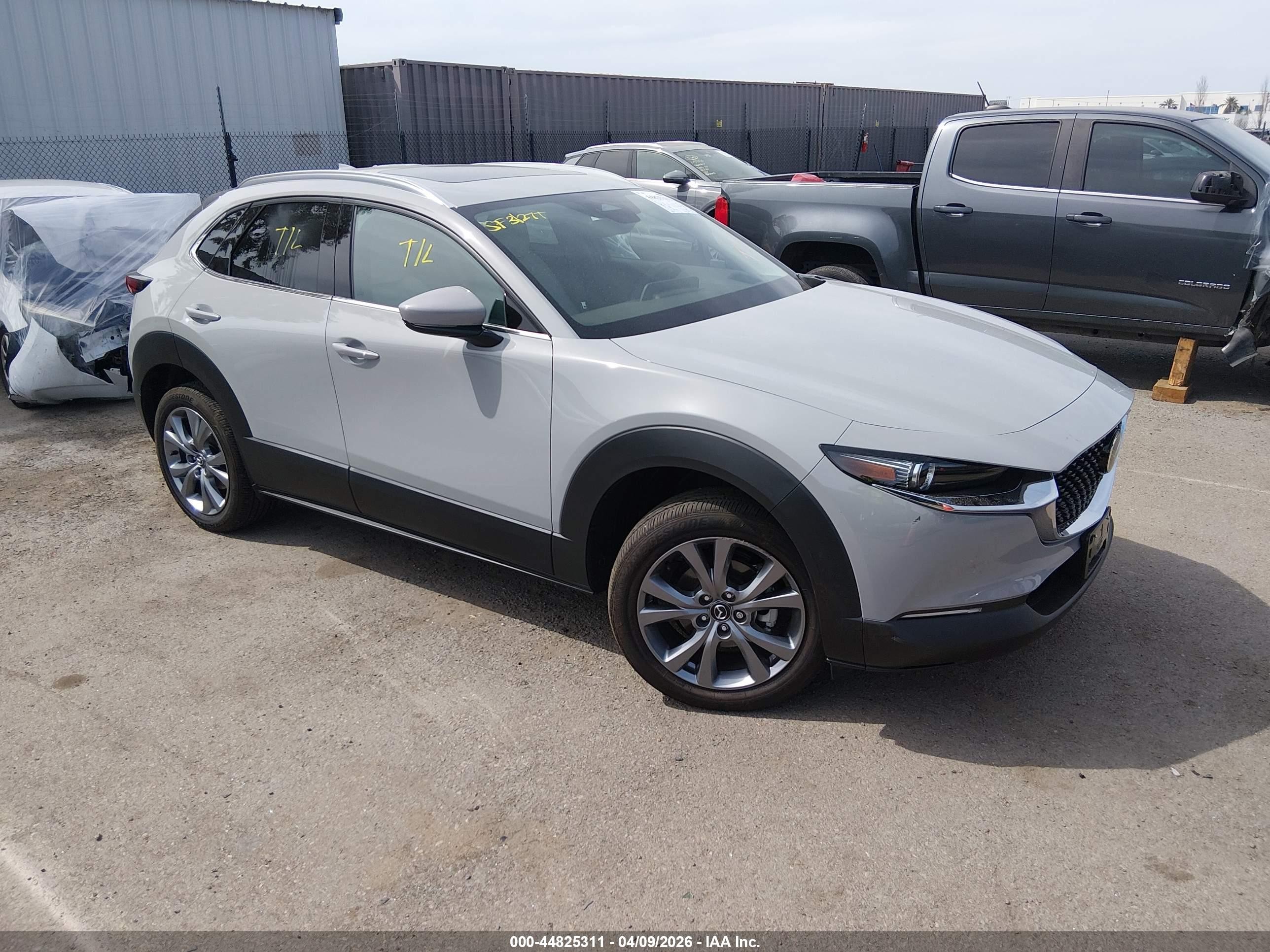 2025 Mazda CX-30 S Premium, VIN 3MVDMBDM6SM774394 — Front end