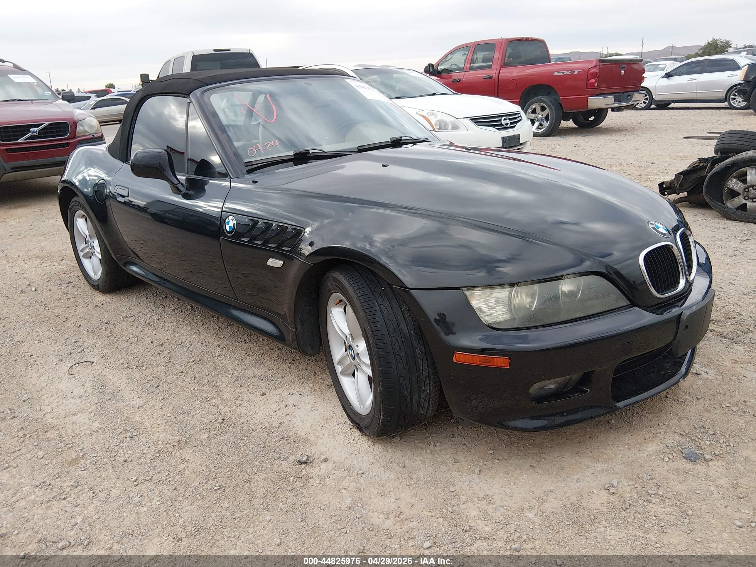 2001 BMW Z3 2.5, VIN WBACN33461LM01662 — Rear end