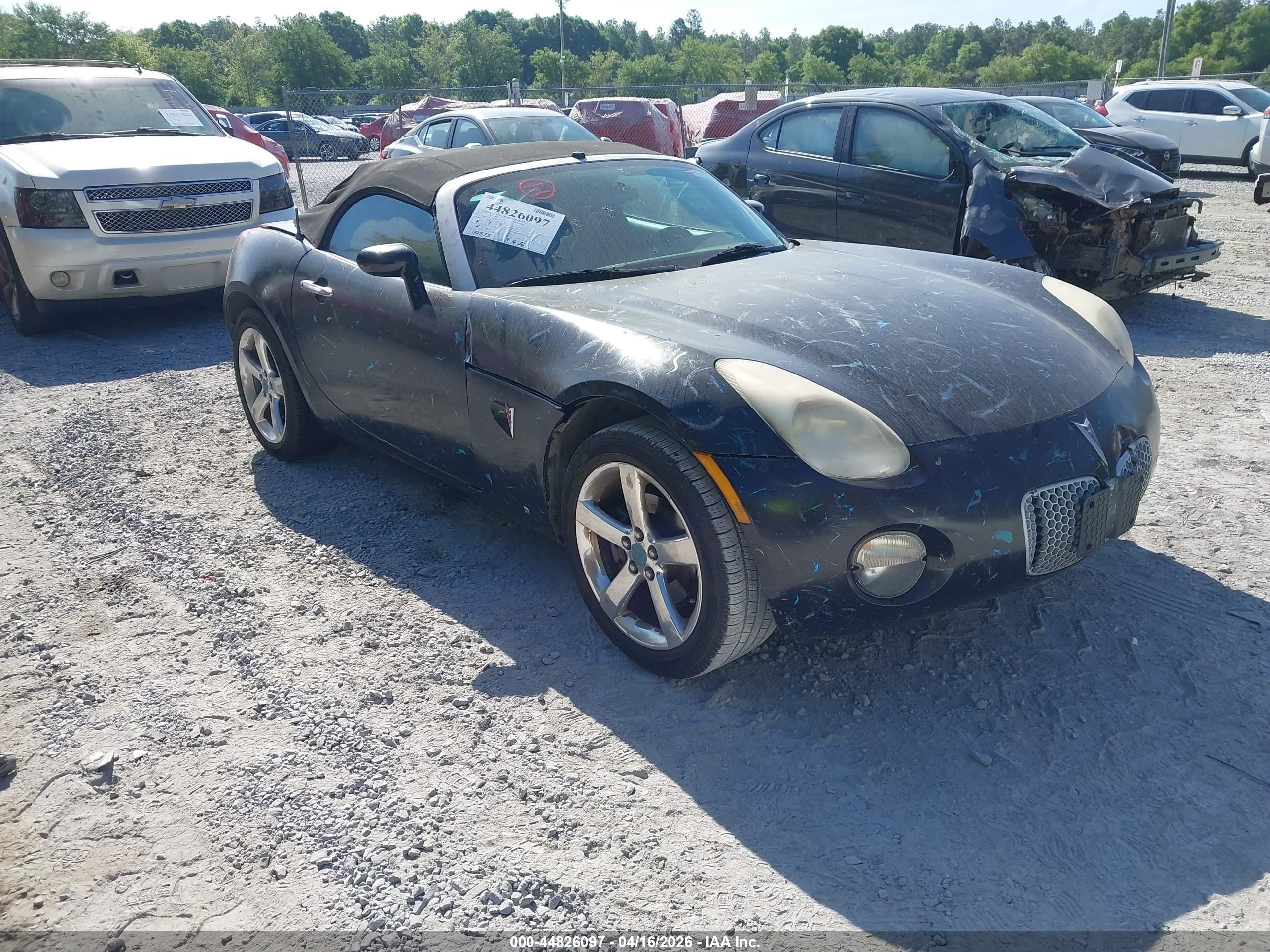 2007 Pontiac Solstice, VIN 1G2MB35B67Y111840 — Front end