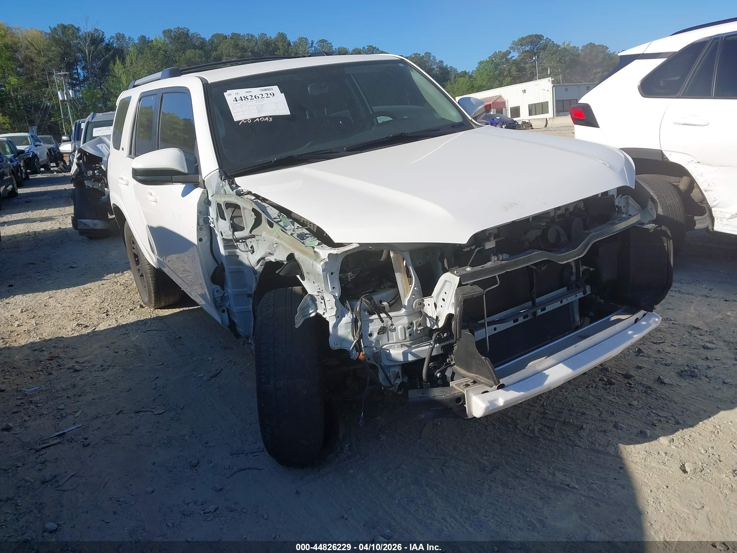 2019 Toyota 4Runner Limited, VIN JTEBU5JR2K5714267 — Front end