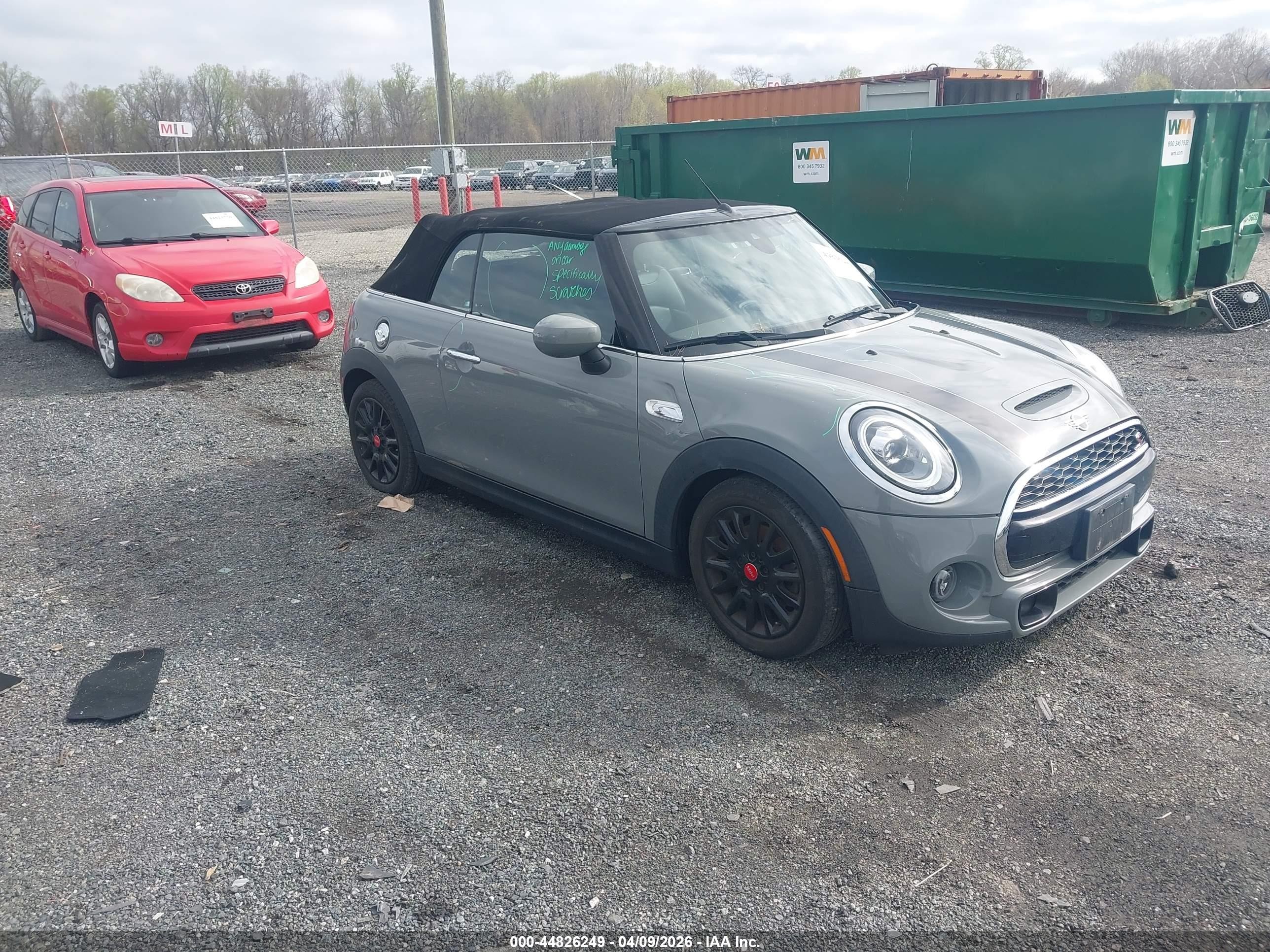 2021 MINI Convertible Cooper S, VIN WMWWJ5C02M3M08324 — Зад