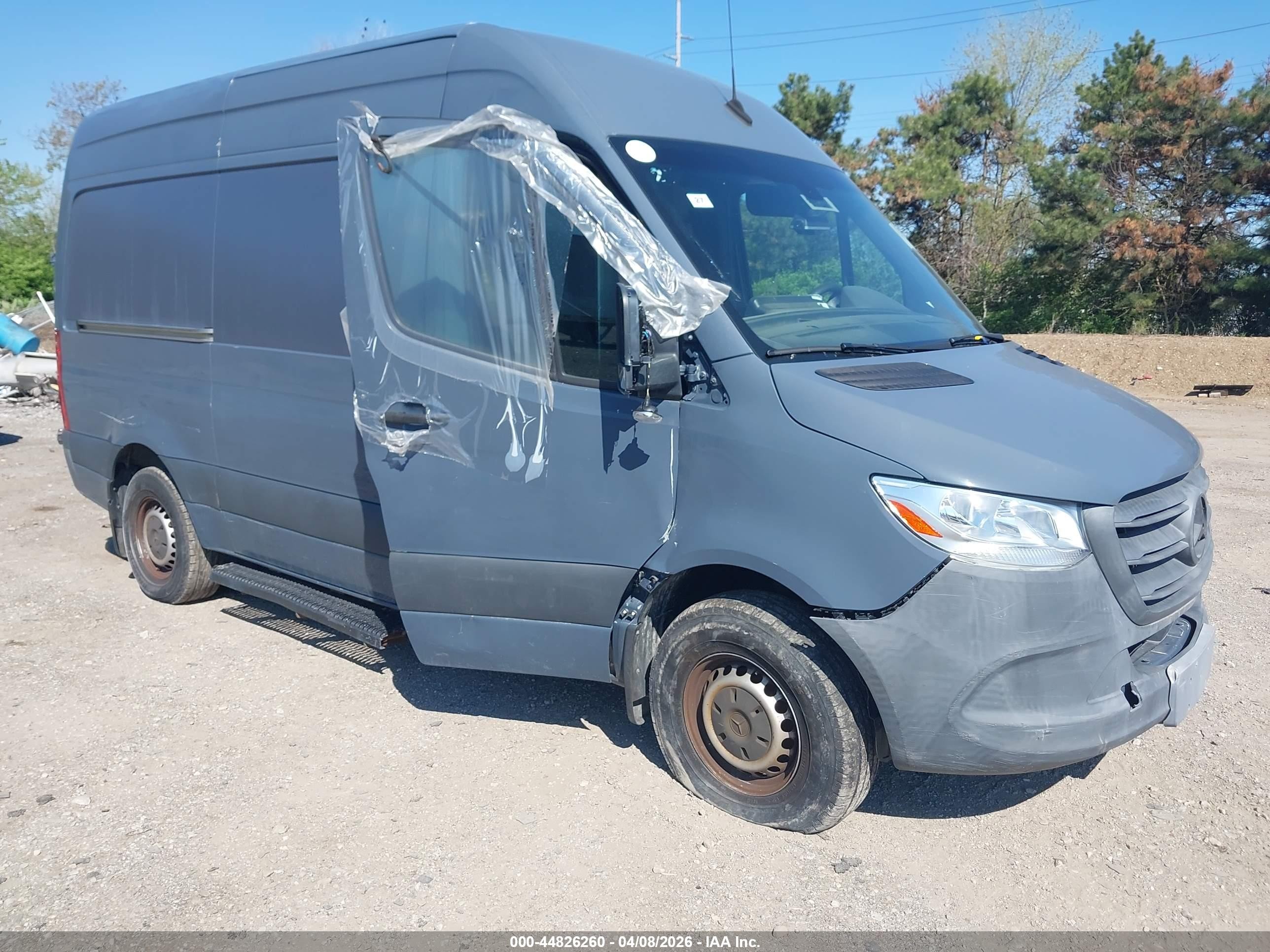2019 Mercedes-Benz Sprinter Cargo, VIN WD4PF0CD2KP097102 — Side