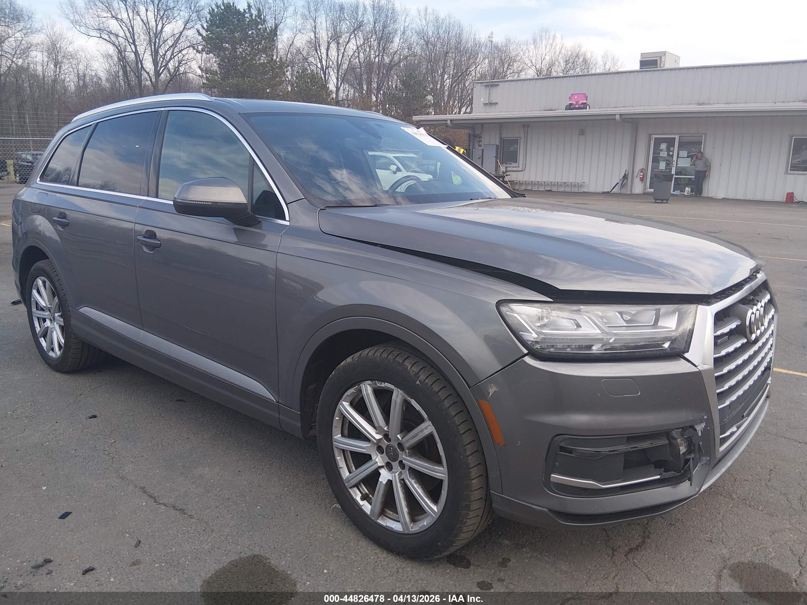2017 Audi Q7 Premium Plus, VIN WA1LAAF75HD016620 — Front end