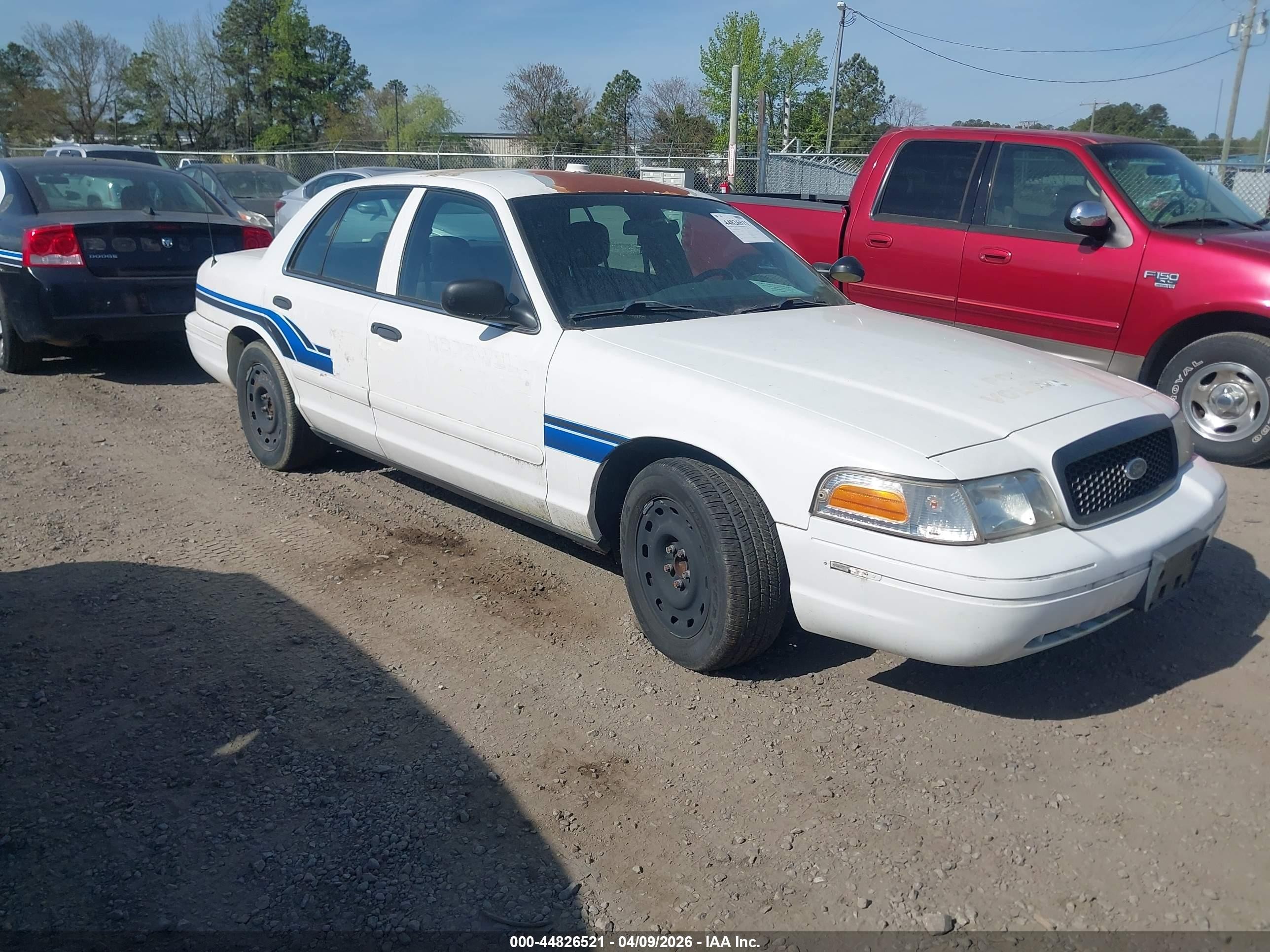 2005 Ford Police Interceptor, VIN 2FAHP71W45X134986 — Side