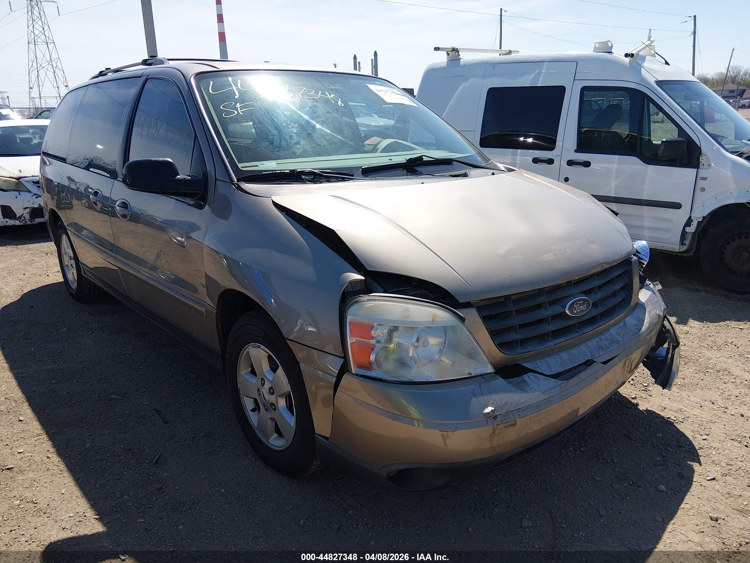 2004 Ford Freestar SES, VIN 2FMZA57694BA55252 — Front end