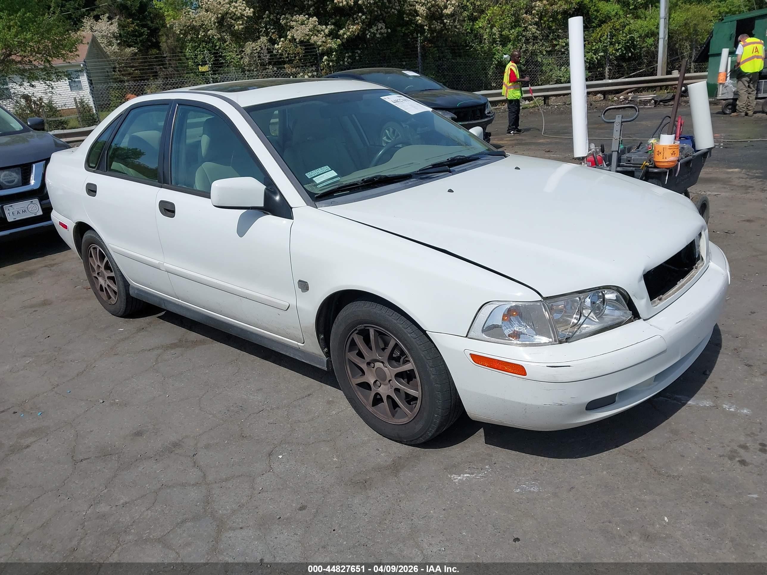 2003 Volvo S40, VIN YV1VS29523F920332 — Перед