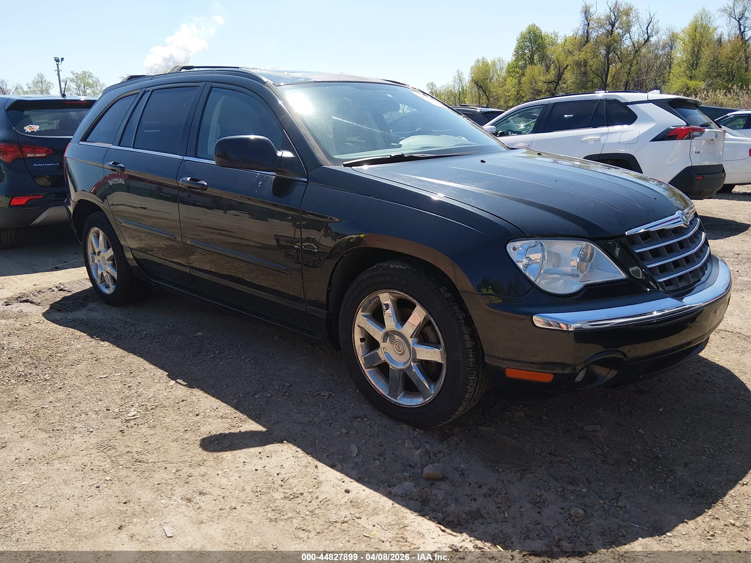 2008 Chrysler Pacifica Limited, VIN 2A8GF78X38R100742 — Normal wear